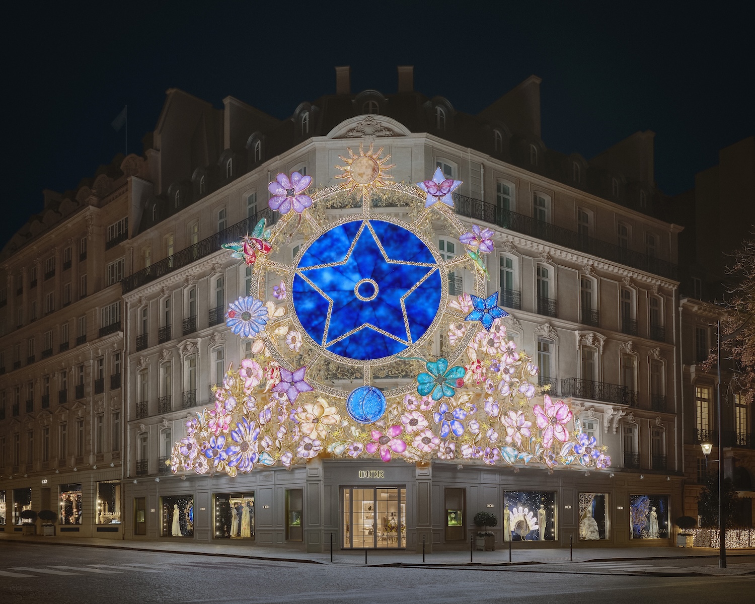 Dior Celebrates the Holidays with Spectacular Decor at 30 Montaigne