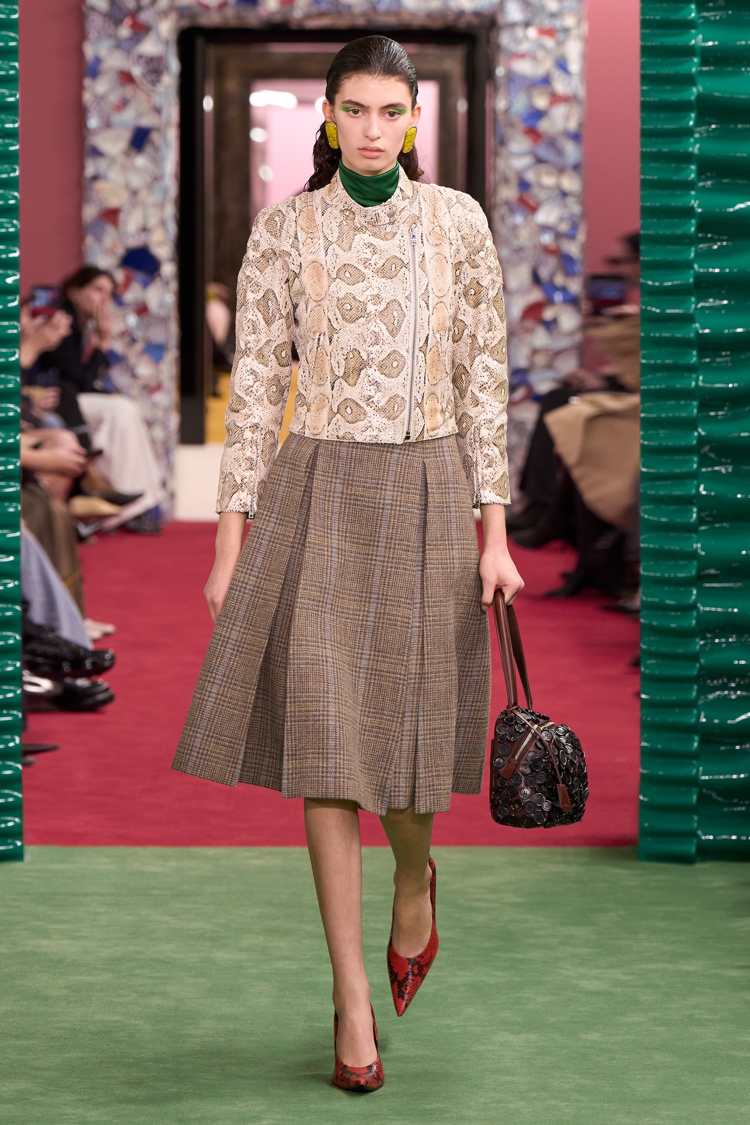 Acne-Studios_FW26_Womenswear_12-1772929174528