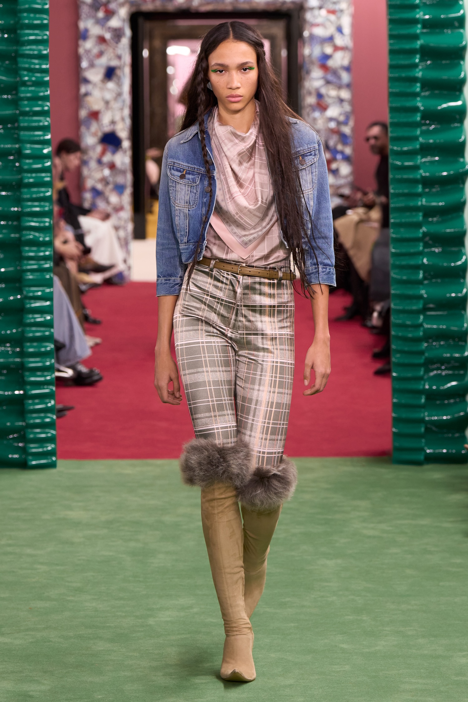 Acne-Studios_FW26_Womenswear_16-1772929175542