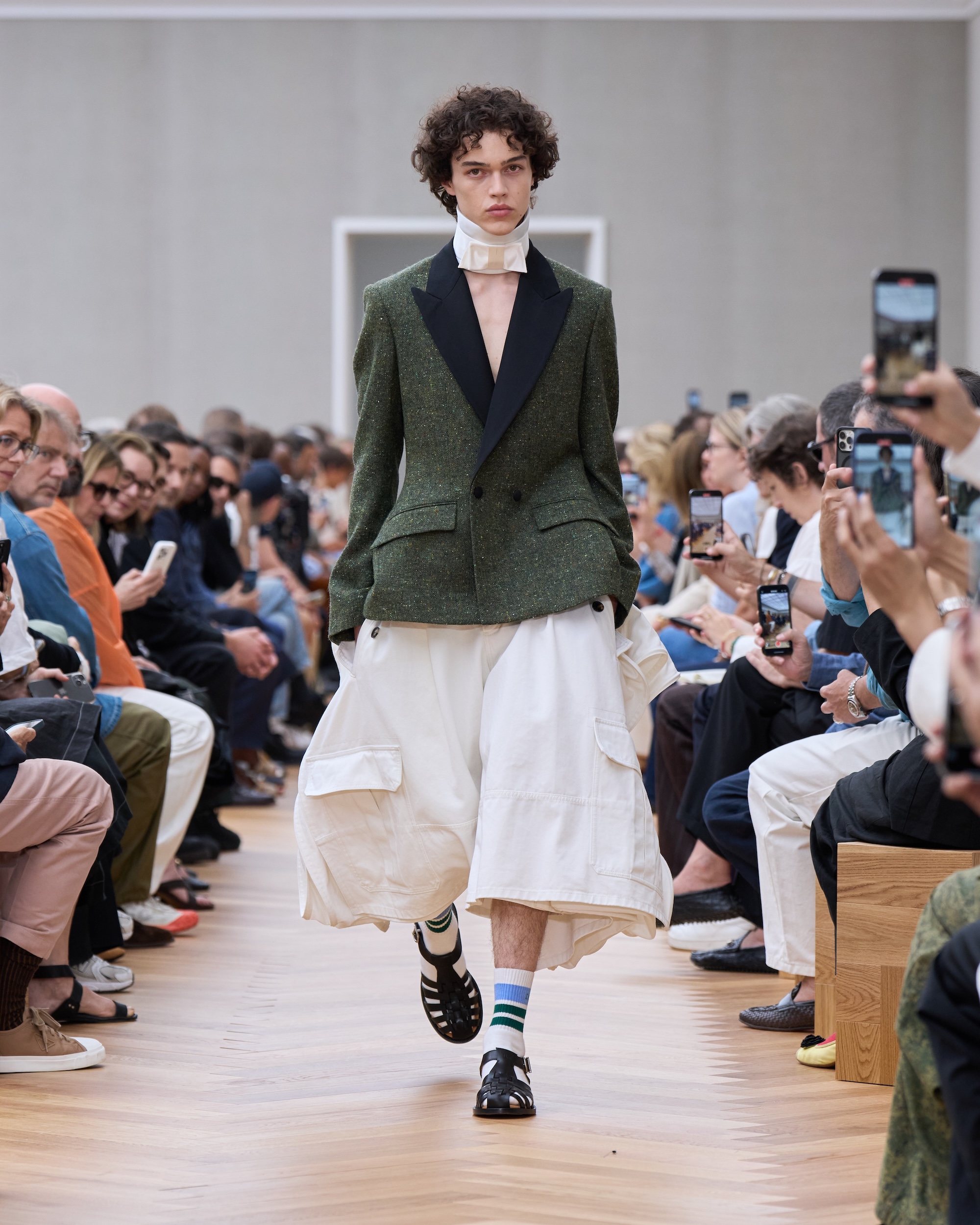 DIOR-SUMMER-2026-COLLECTION_VISUELS_LOOKS_LOOK(1)-1751086704589