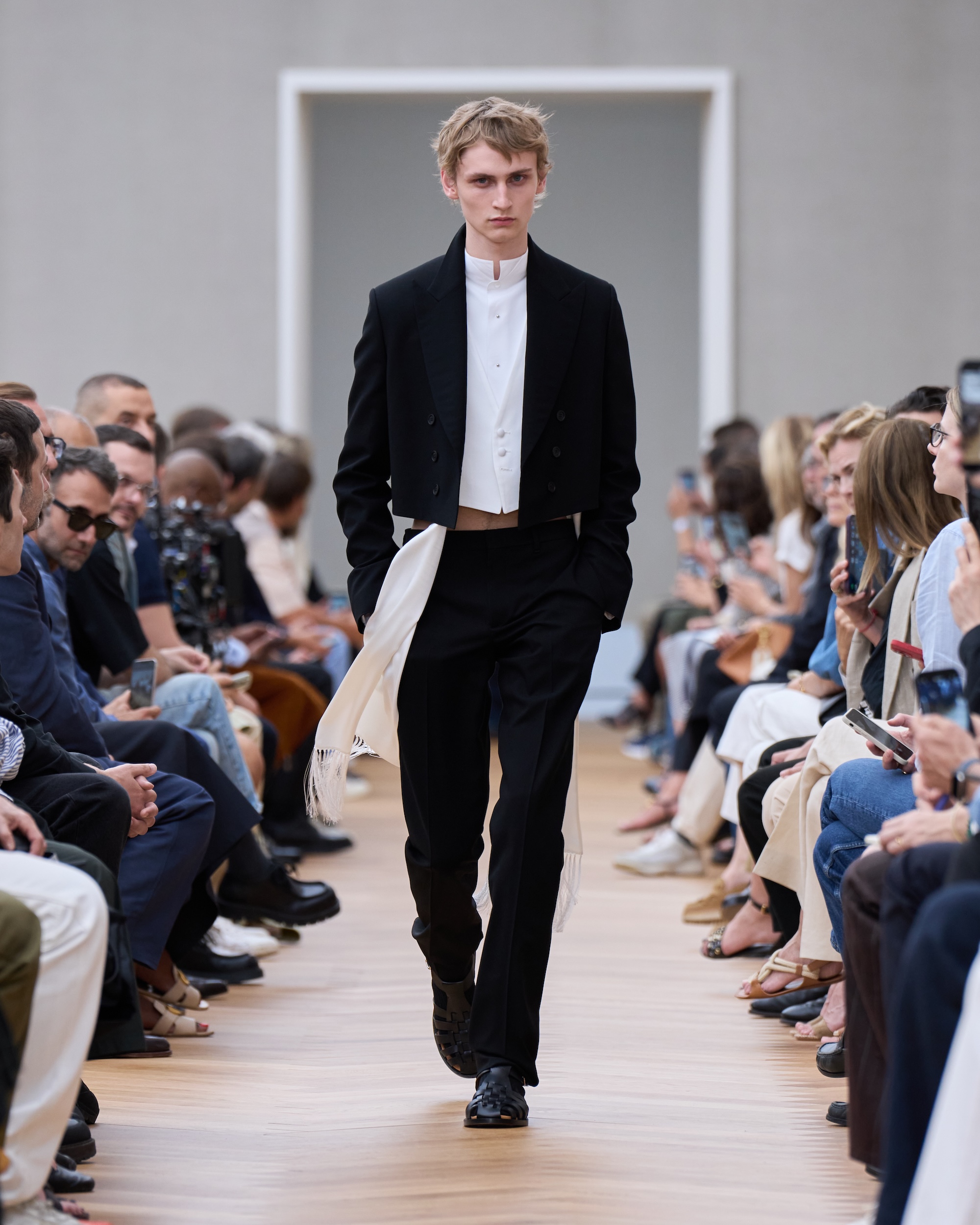 DIOR-SUMMER-2026-COLLECTION_VISUELS_LOOKS_LOOK(19)-1751086709624
