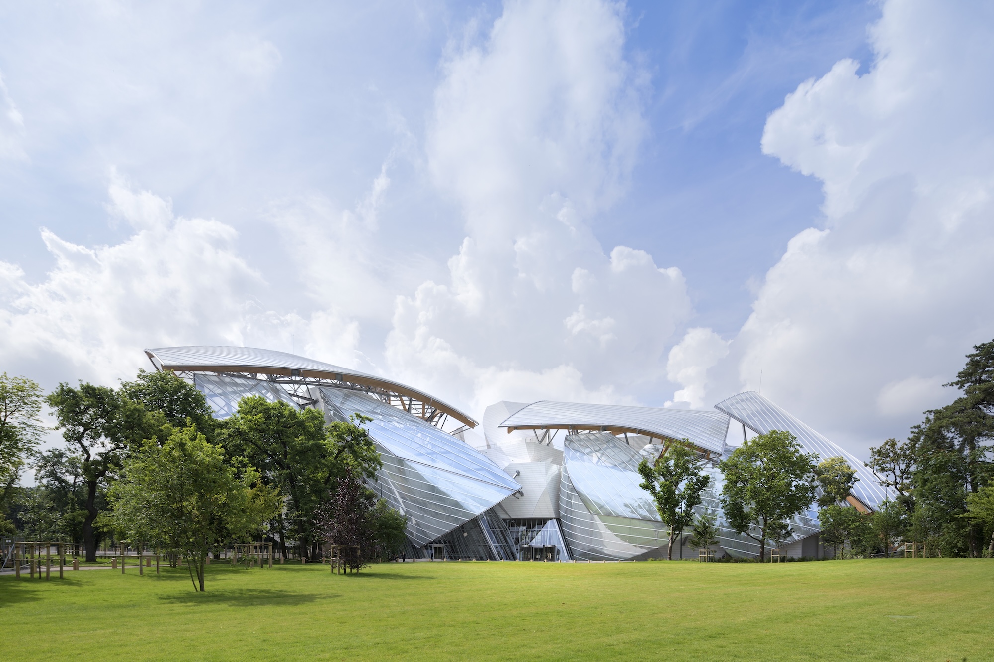 Louis Vuitton Honors Frank Gehry with a Tribute at Art Basel Hong Kong 2026