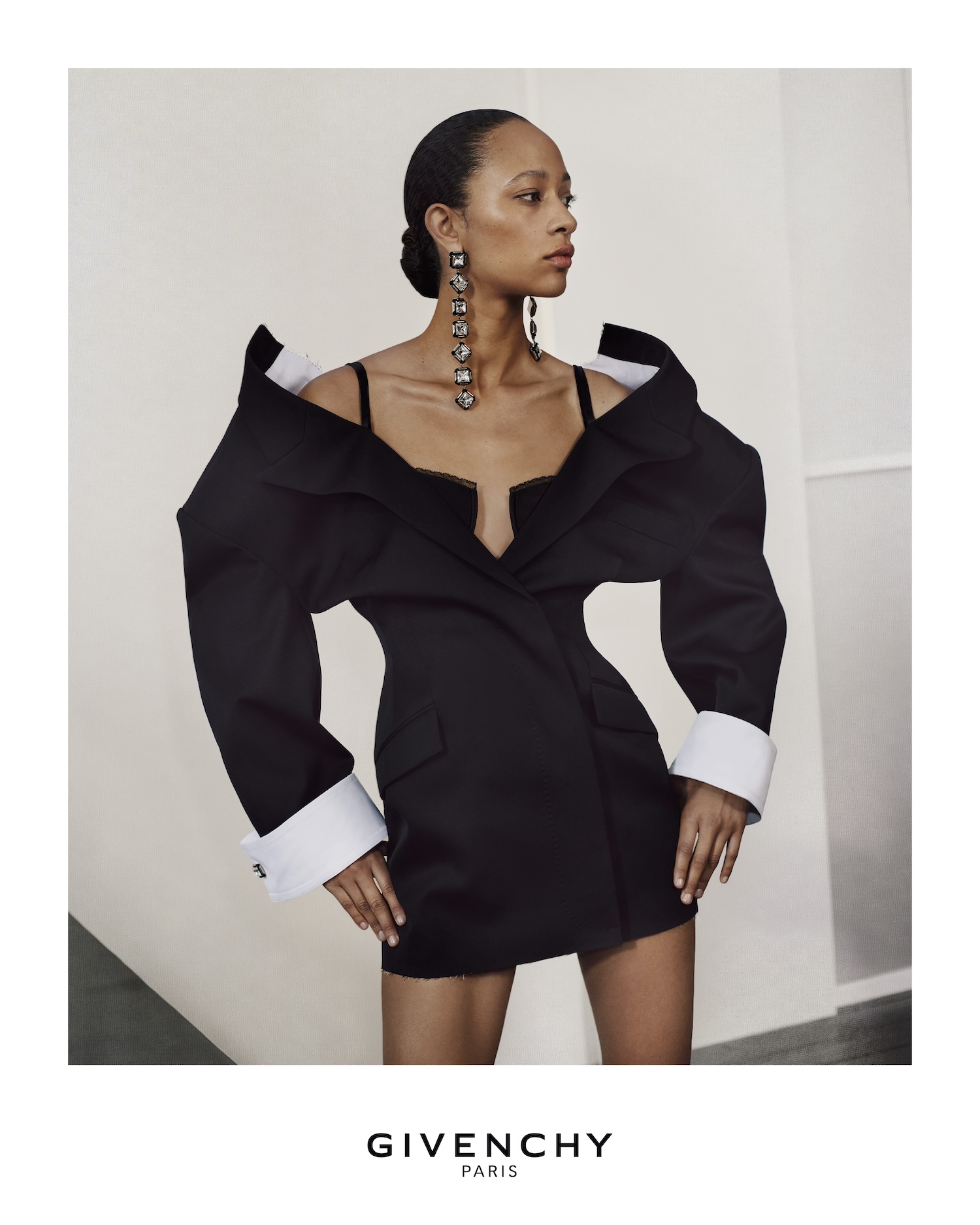 GIVENCHY_SS26_CAMPAIGN_4x5_LOGO_01-1771958935238