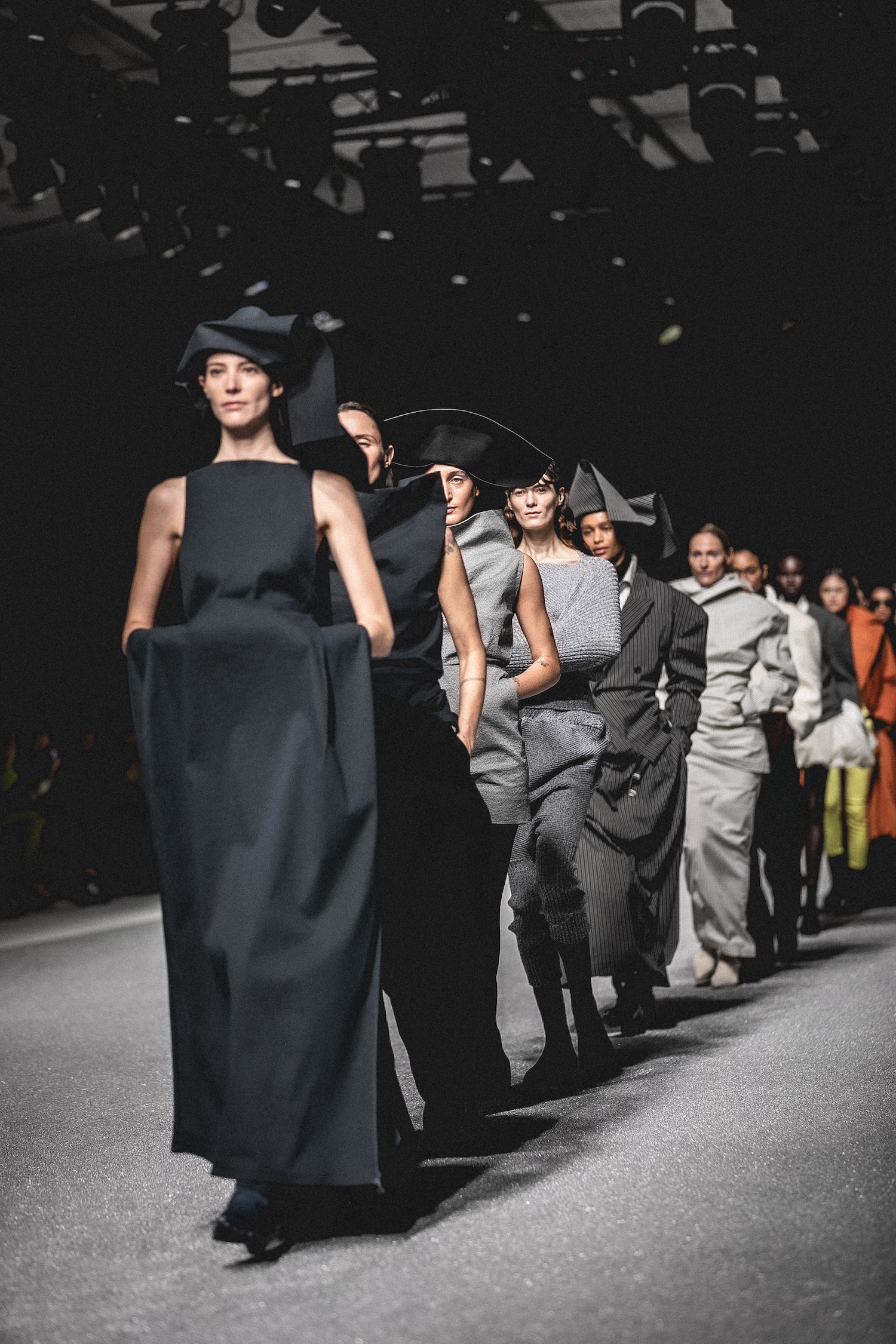 Issey Miyake Fall/Winter 2026: A Lesson on Balance in Design