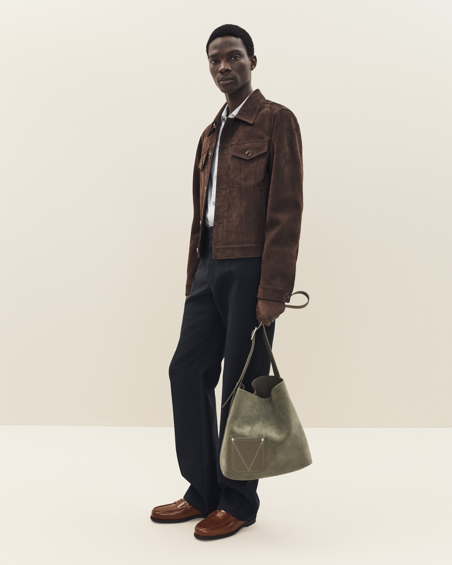 LOUIS-VUITTON-MEN-TRUNK-EDITION-LOOK6-1771116239169