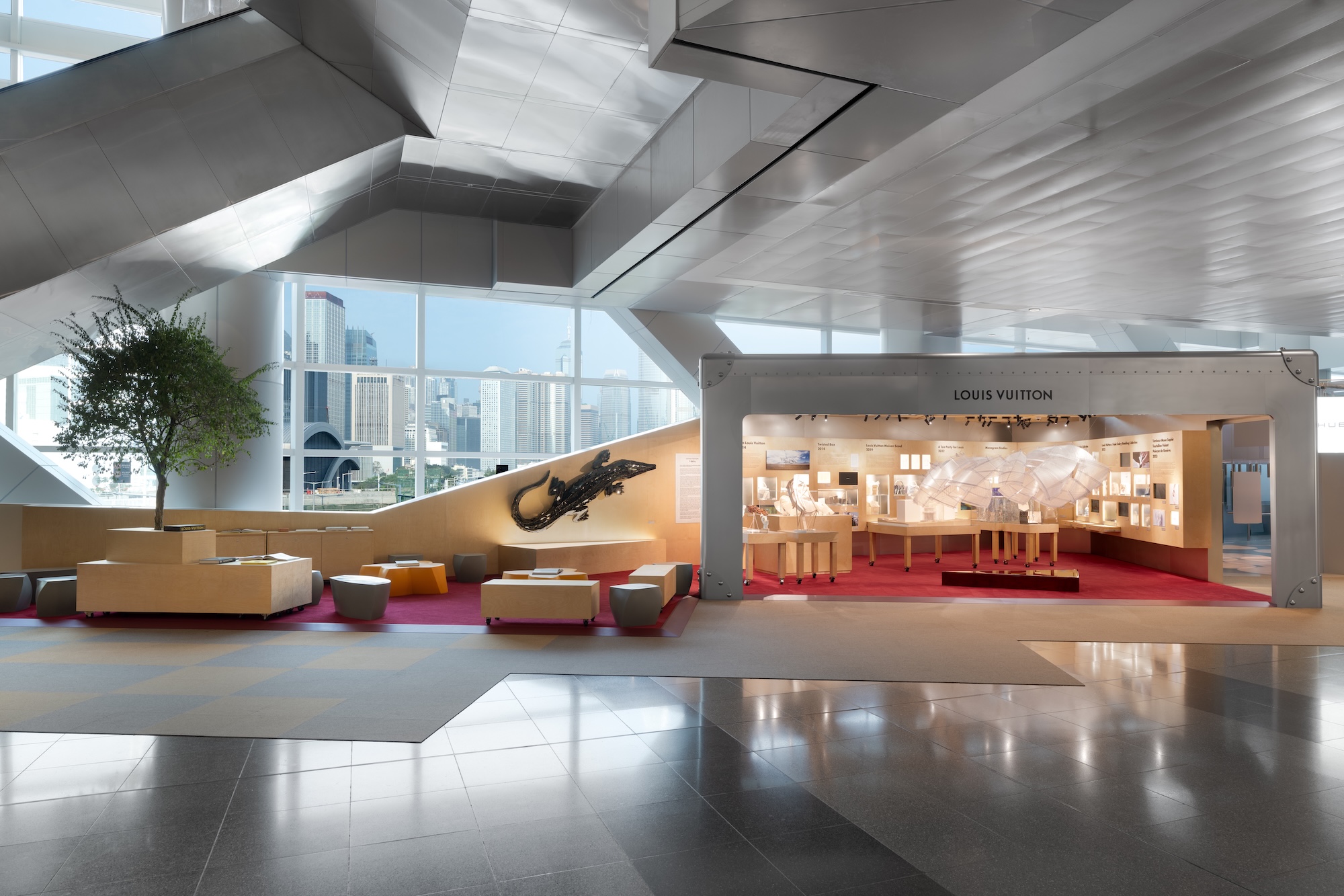 Louis-Vuitton-booth-Art-Basel-Hong-Kong-Common-Studio20-1774807135003
