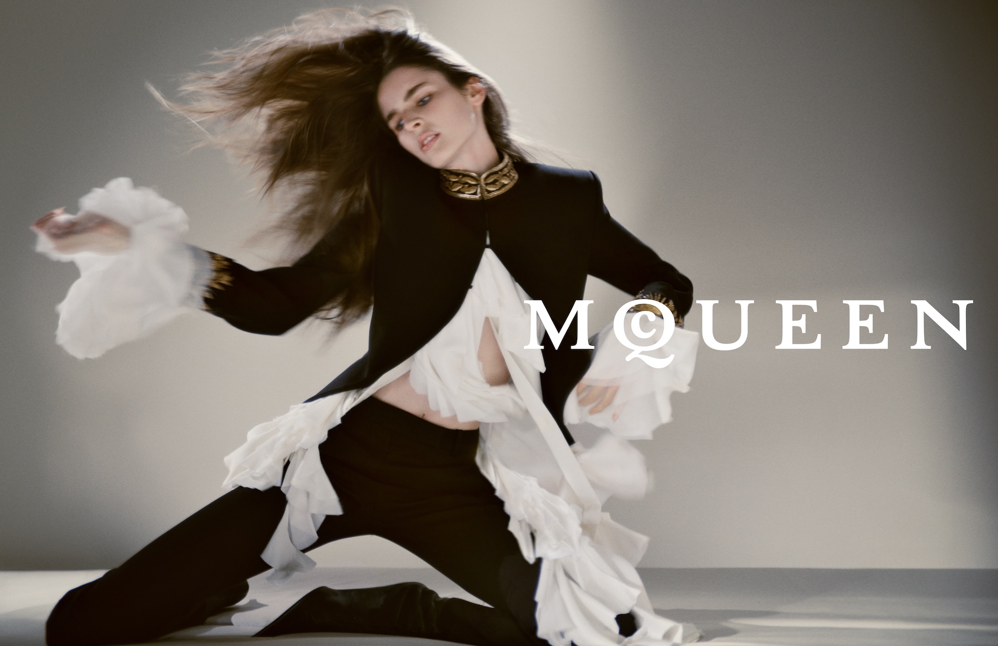 McQueenAutumnWinter2025Campaign002LOGO-1755703416347