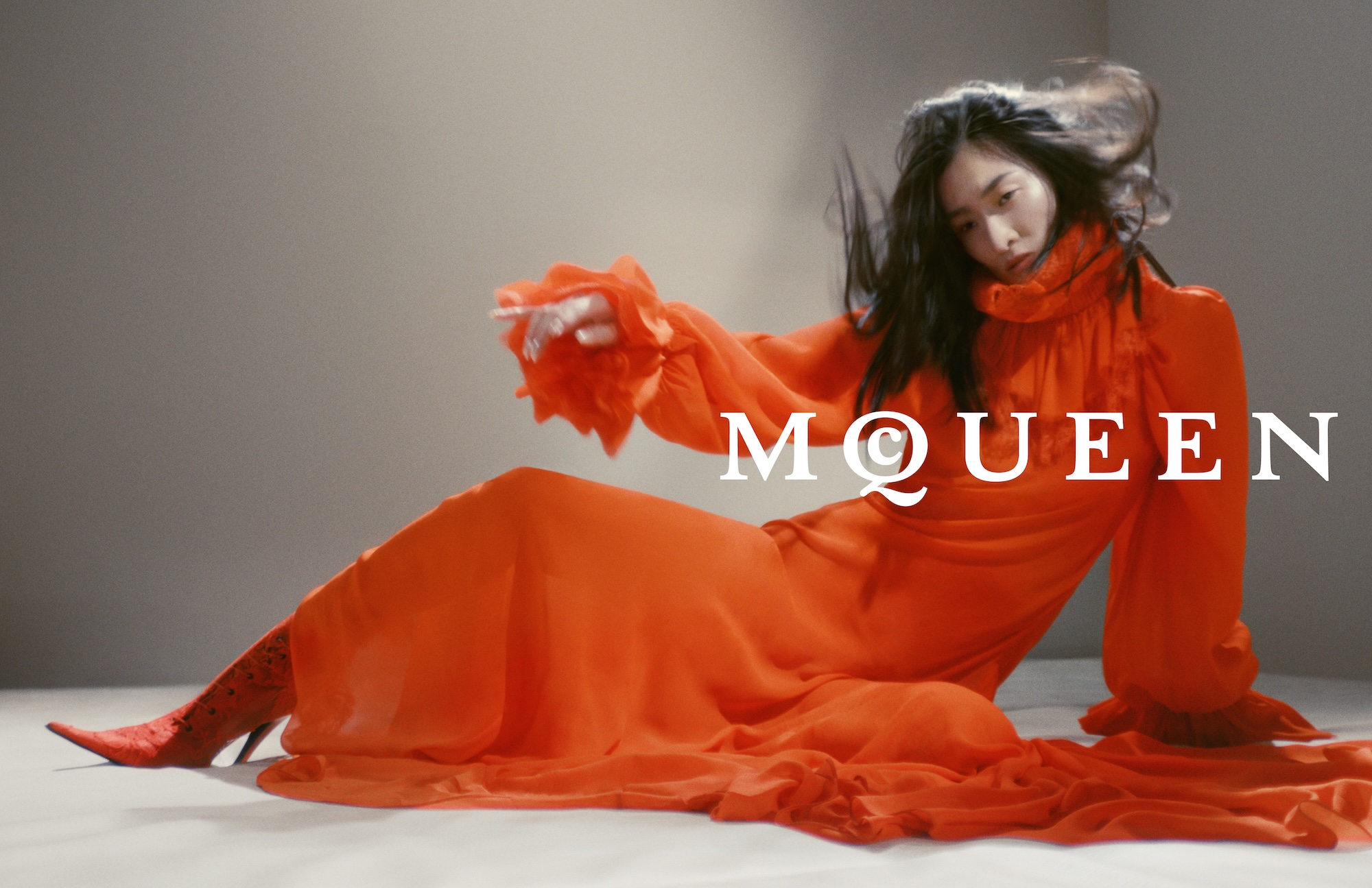 McQueenAutumnWinter2025Campaign008LOGO-1755703420378