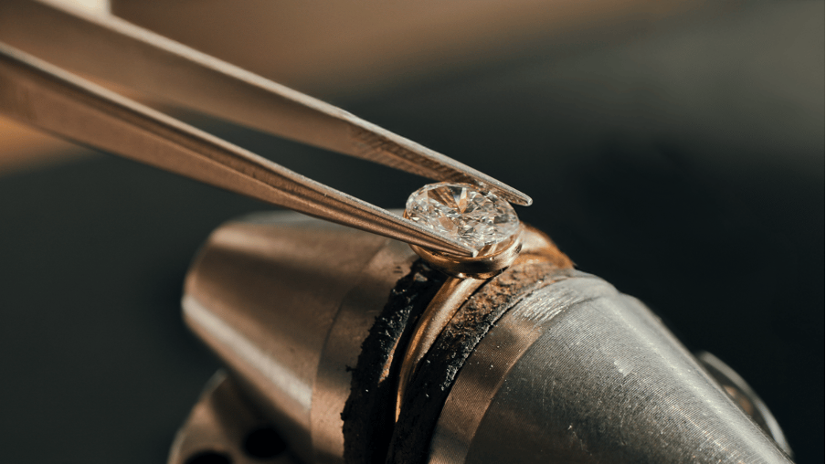 The Art of Personalization: Custom Engagement Rings for the Modern Woman