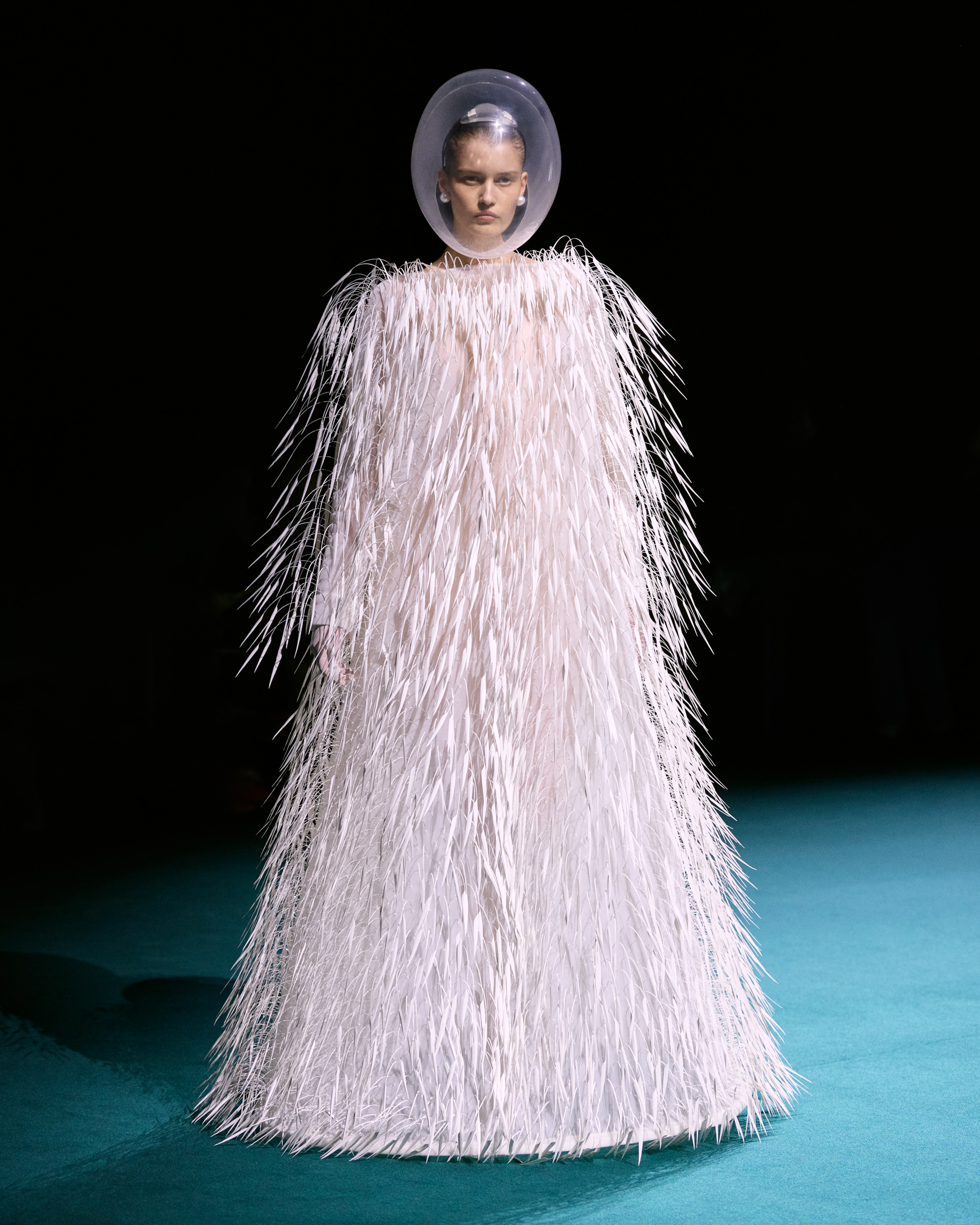 Robert-Wun_fw26_runway_IG_look_22-1784749974944