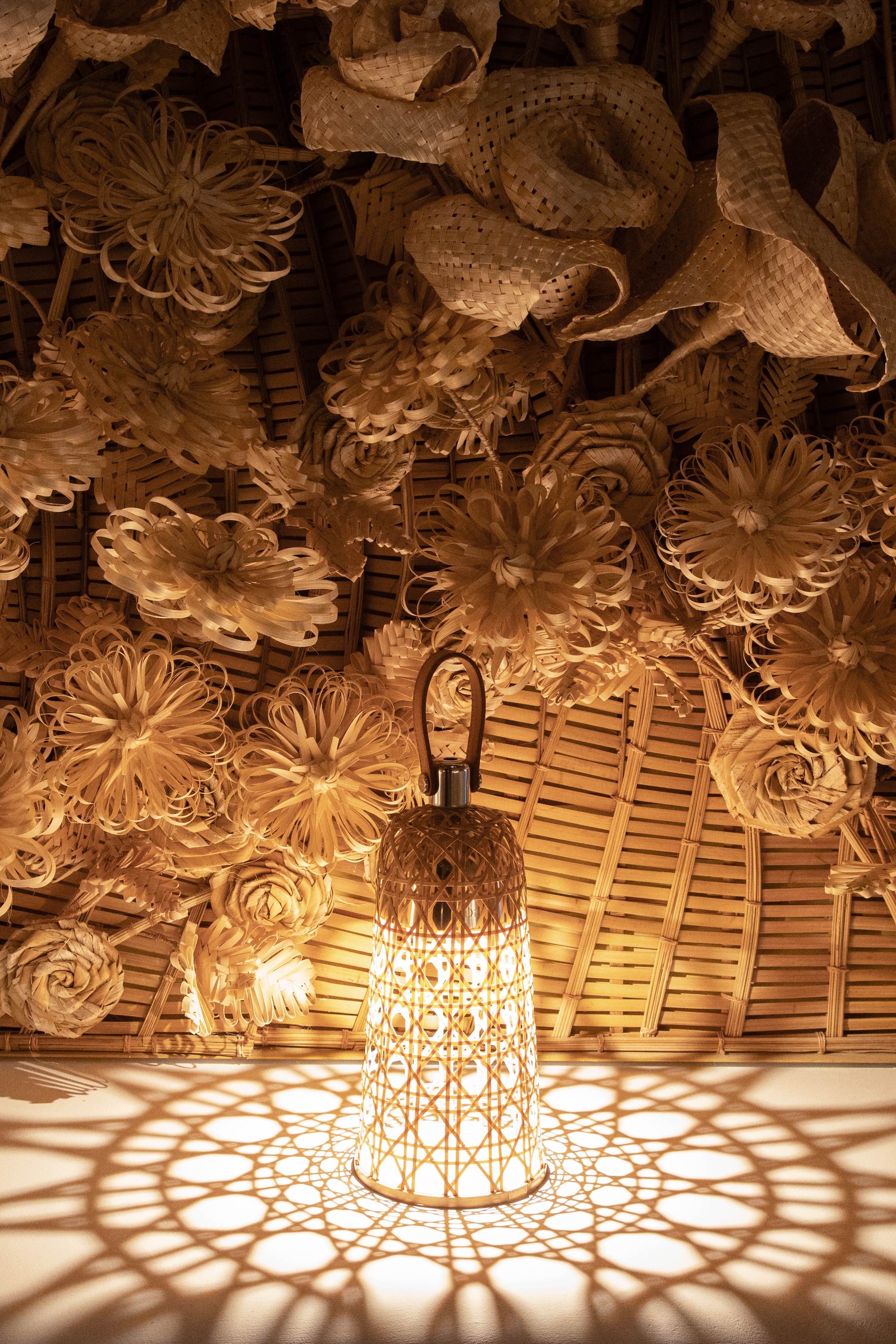 SCENOGRAPHY-LAWRENCE-SALONE-DEL-MOBILE-NICOLO-DE-MARCH(3)-1776890053642