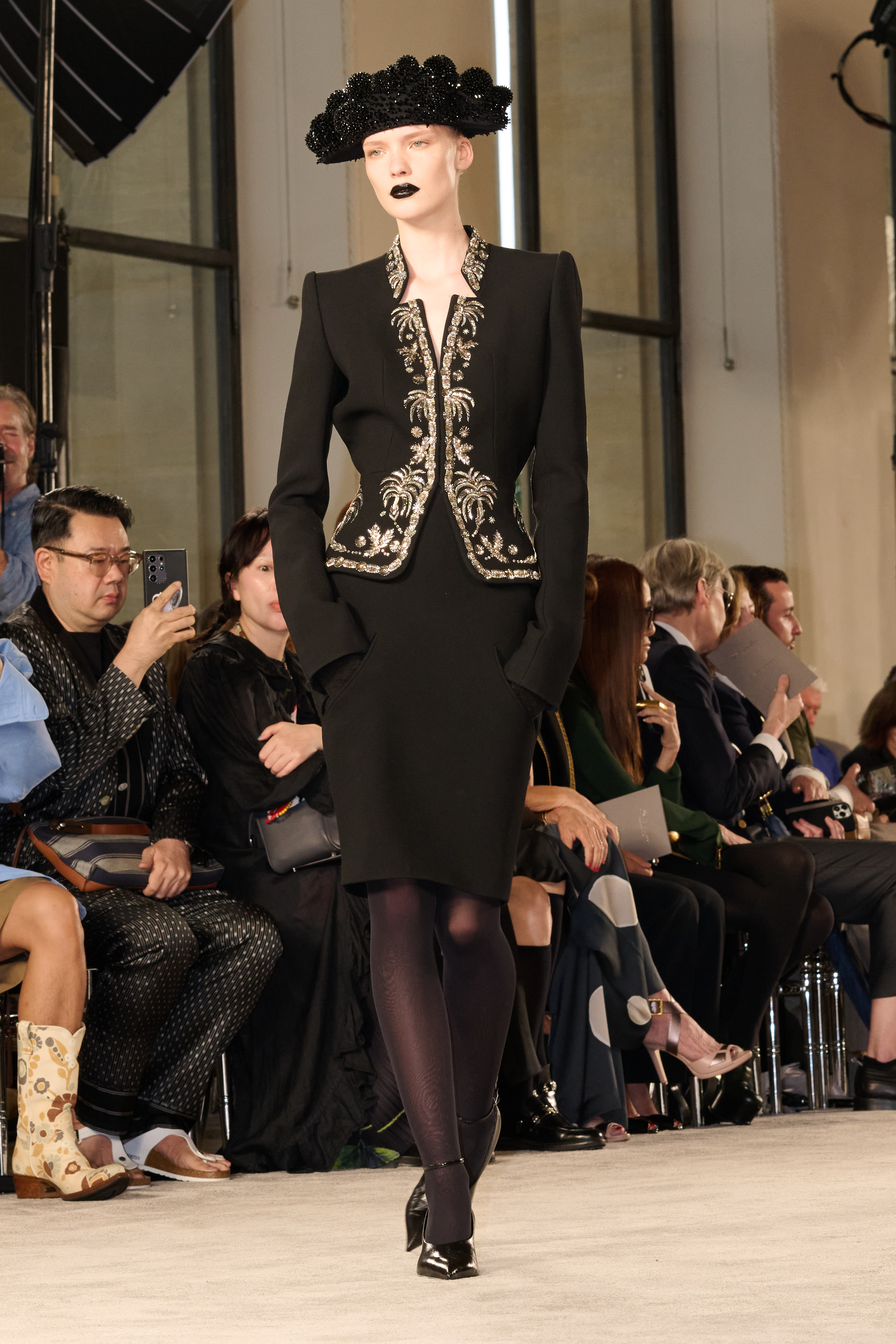 SCHIAPARELLI_HC_FW2526_LOOK_01_0188-1752033887676