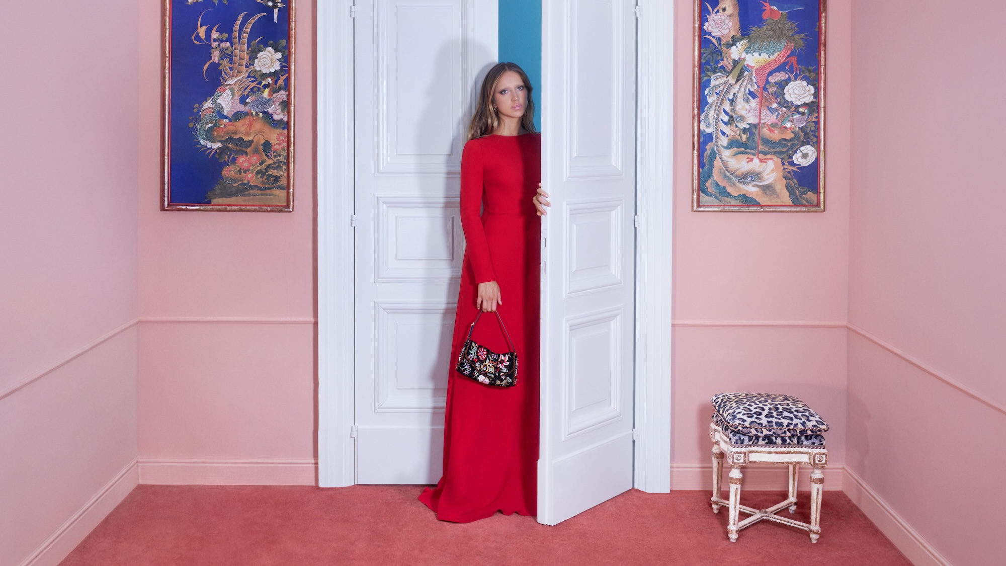 Valentino_Spring26-Holiday-MEA_NoLogo_16x9_06-1763944168708