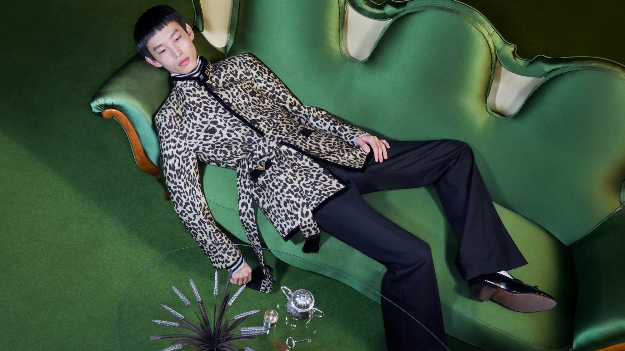 Valentino_Spring26-Holiday-MEA_NoLogo_16x9_08-1763944159746