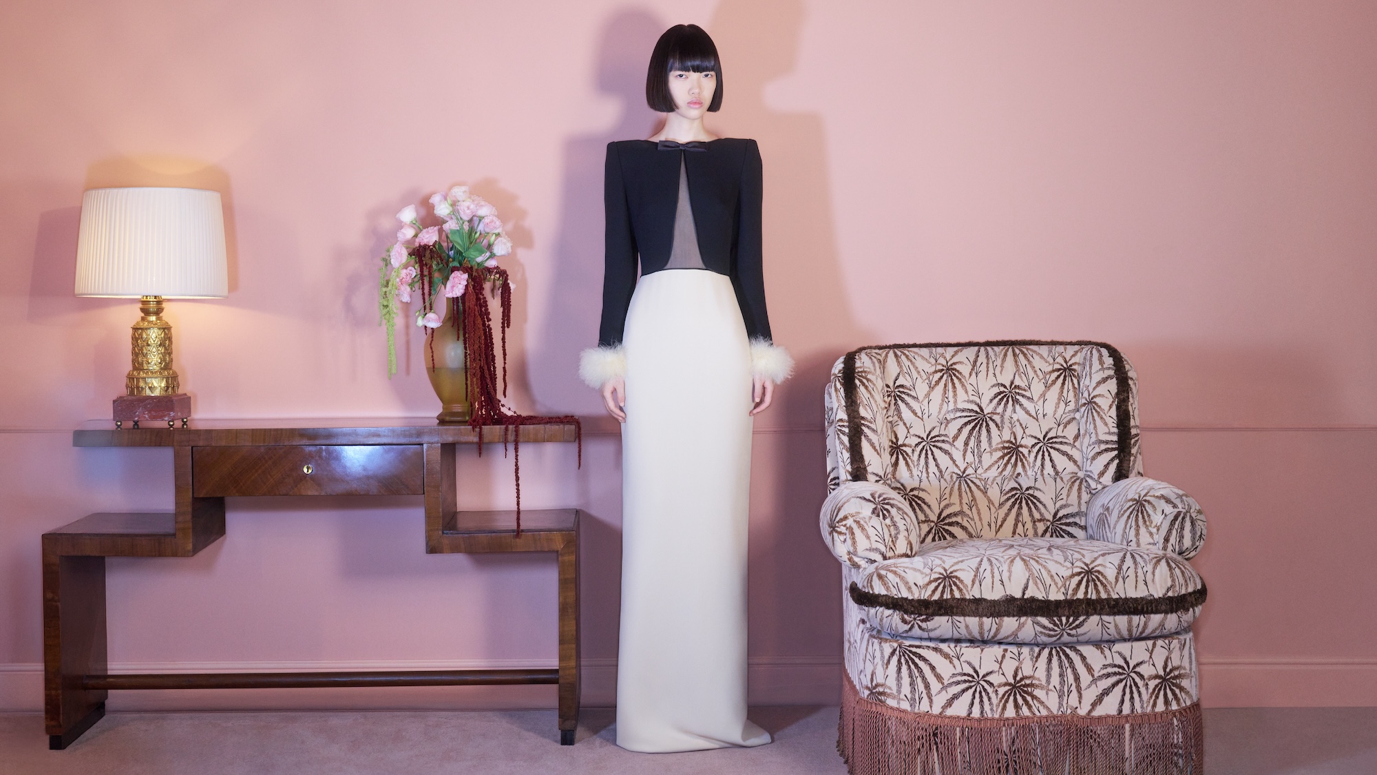 Valentino_Spring26-Holiday-MEA_NoLogo_16x9_13-1763944146232