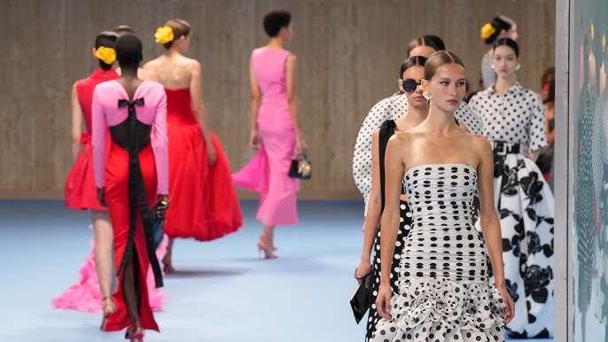 Carolina Herrera Spring-Summer 2025: Elegance in Color and Form
