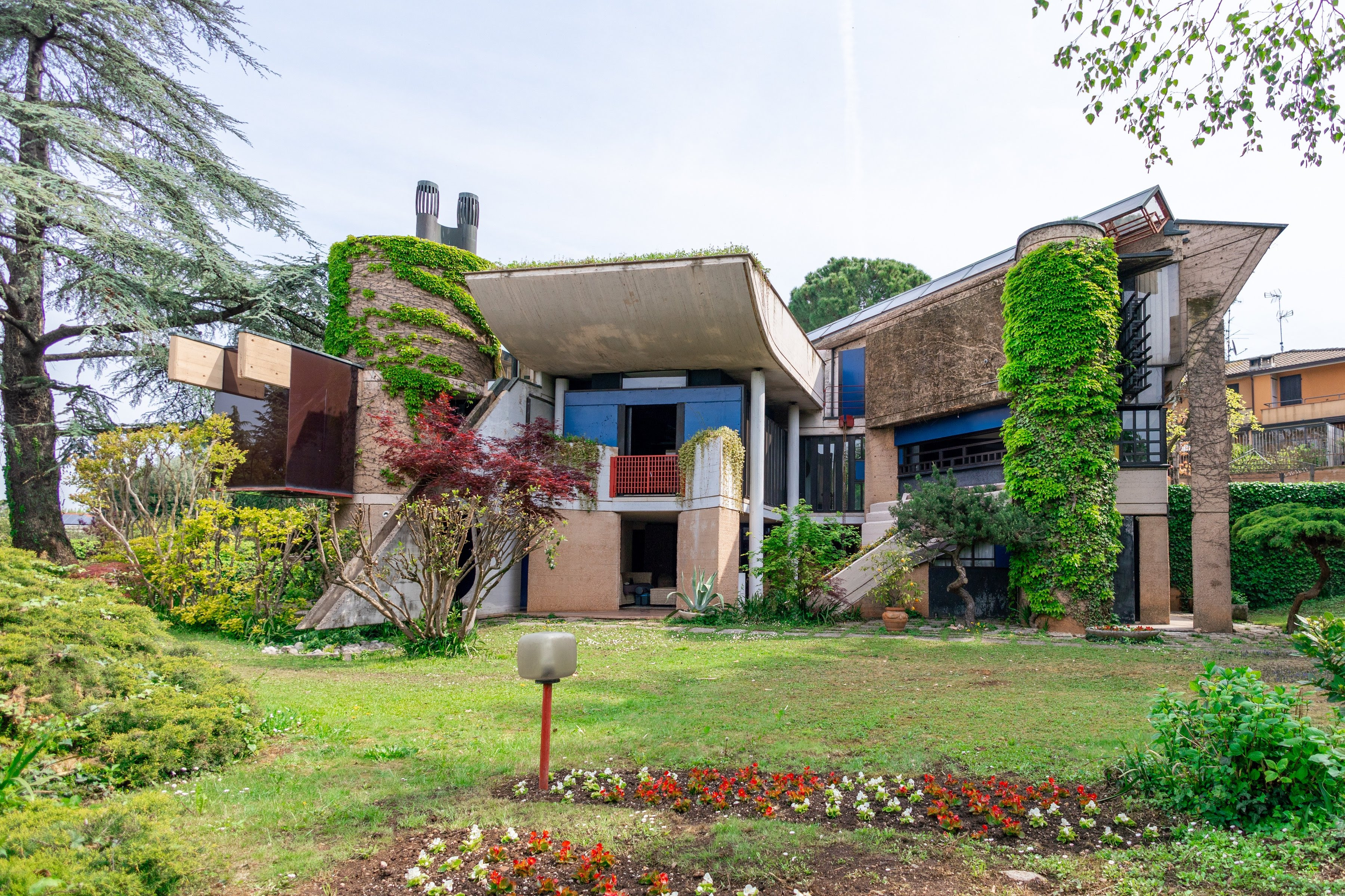 Villa Caffetto Revealed: A Private Collection of Post-War Italian Art Comes to Light