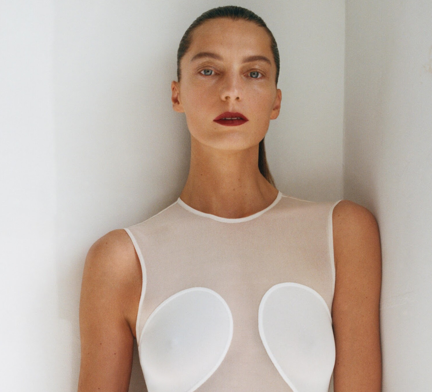 Alaïa Winter Spring 25: The Power of Sensuality