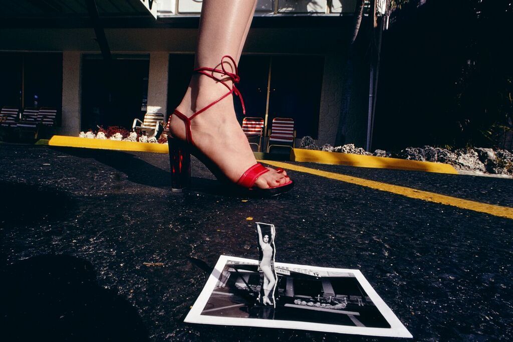 3_Guy-Bourdin_Charles-Jourdan-1978_copyright-Guy-Bourdin-Estate-2017_Courtesy-Louise-Alexander-Gallery-1024x682