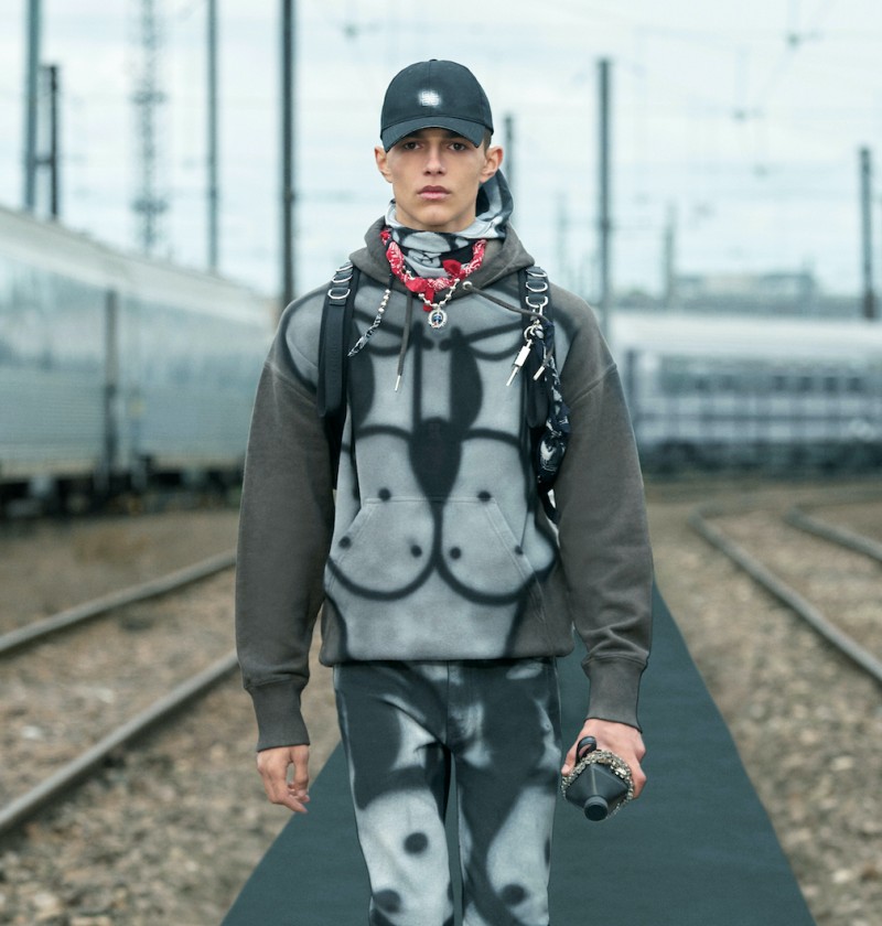 Givenchy pre-spring summer 2022