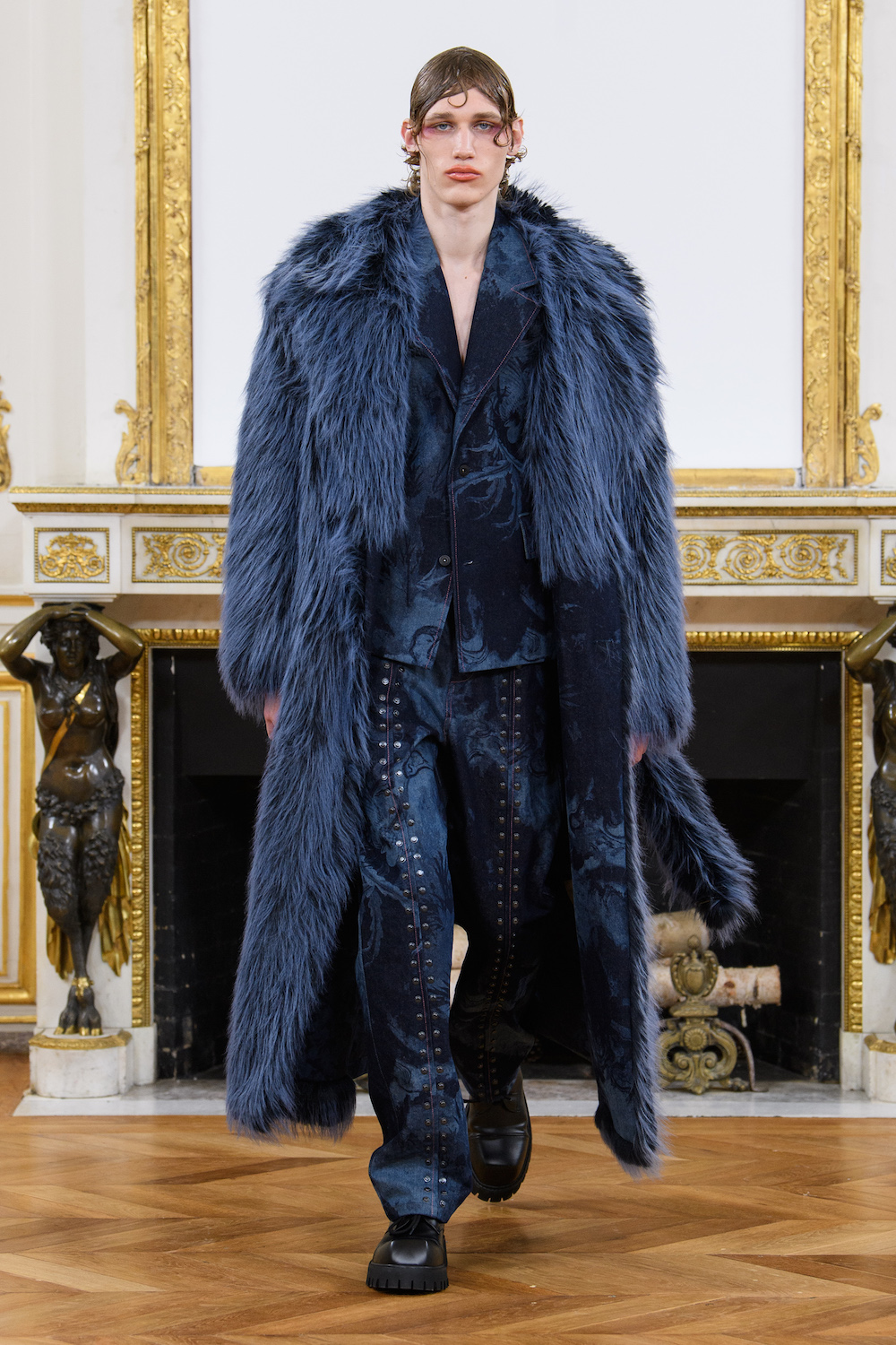 Feng_Chen_Wang_FW23_Look04