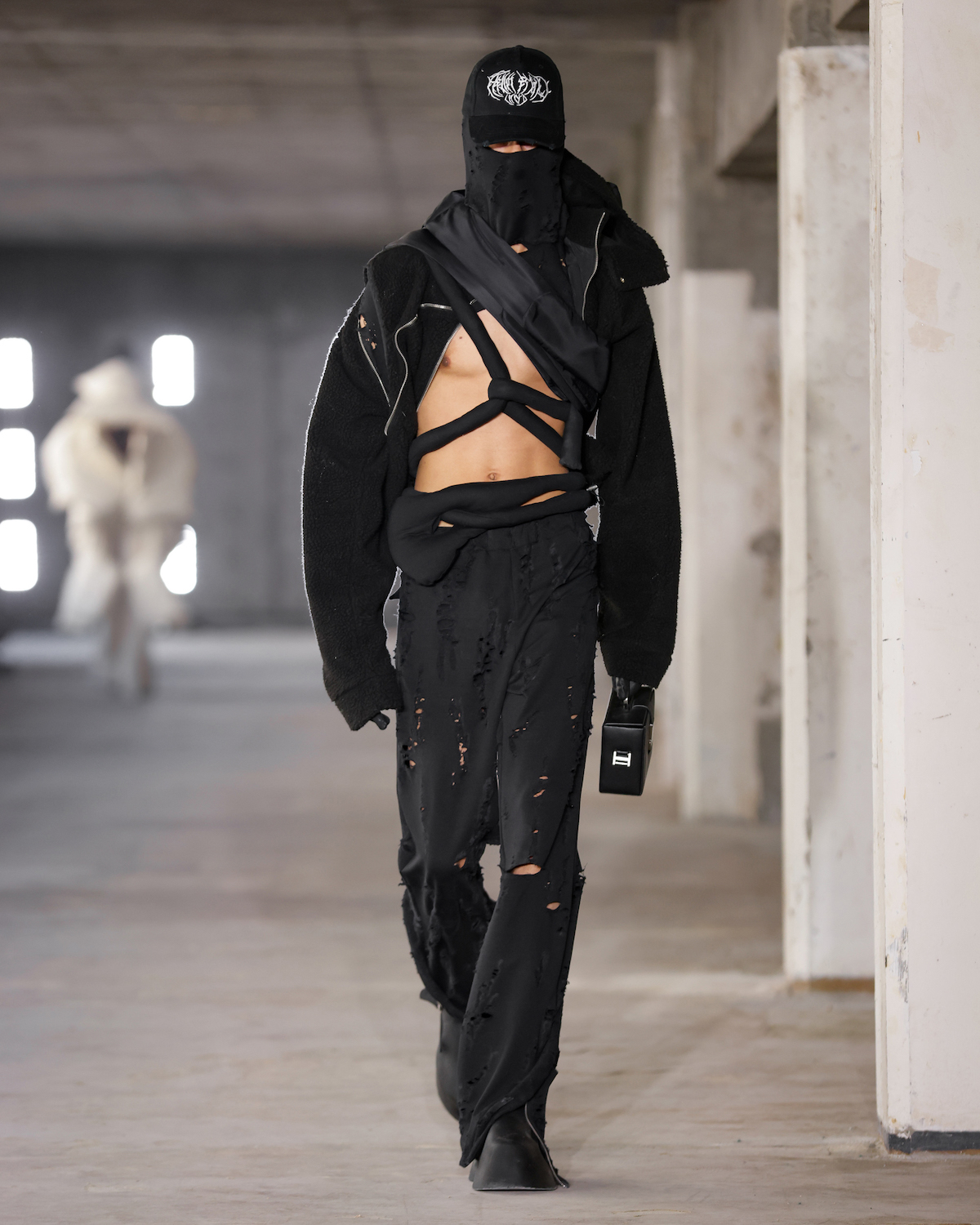 Heliot_Emil_fw23_runway_17