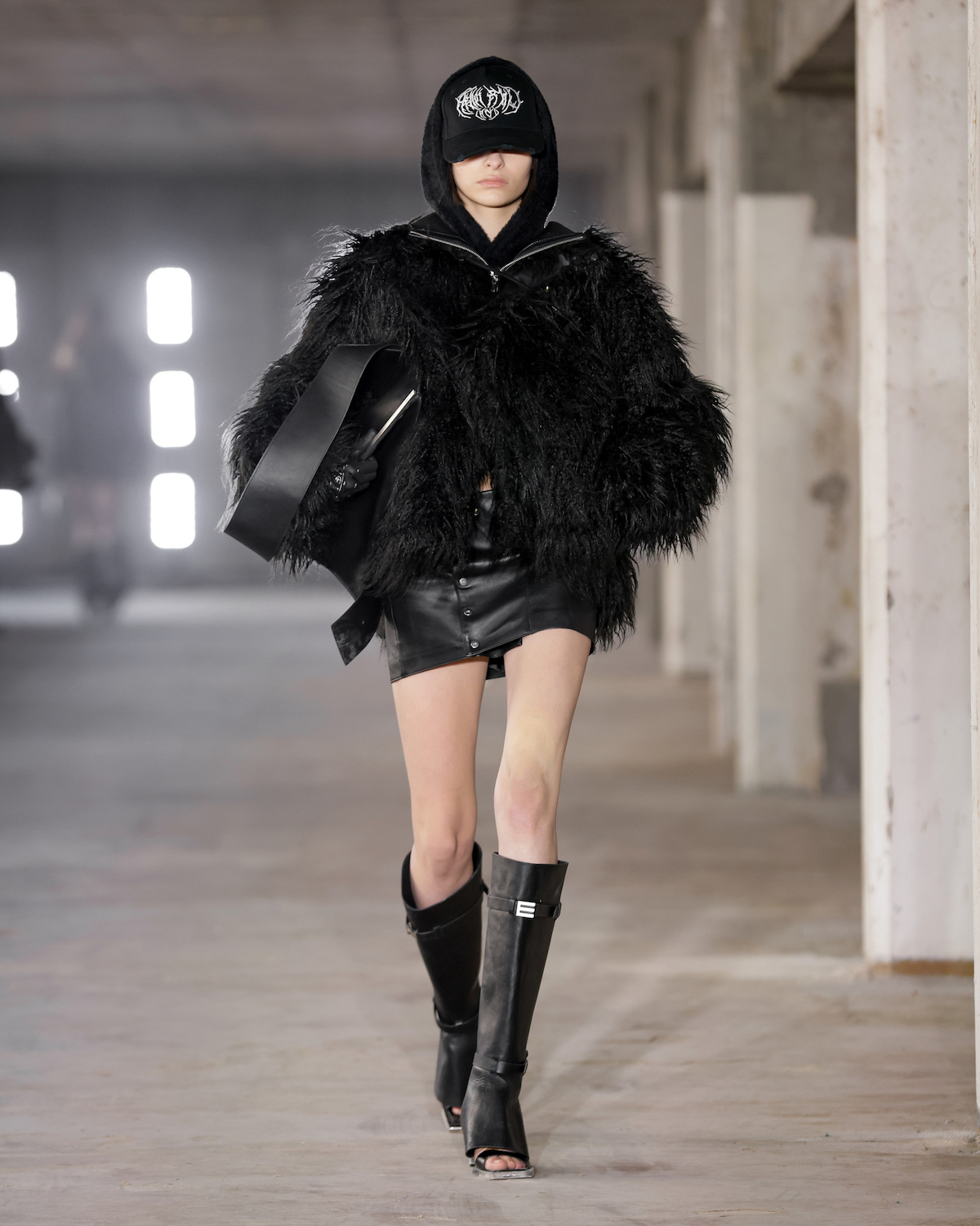 Heliot_Emil_fw23_runway_26
