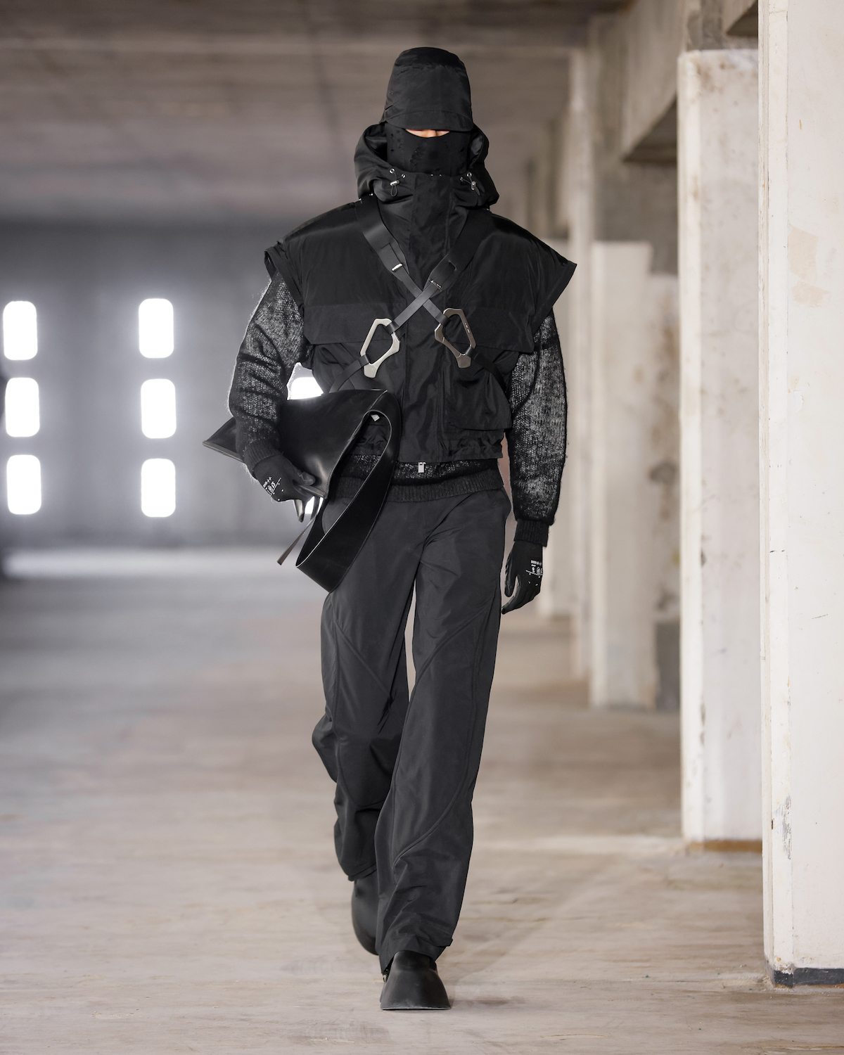 Heliot_Emil_fw23_runway_31