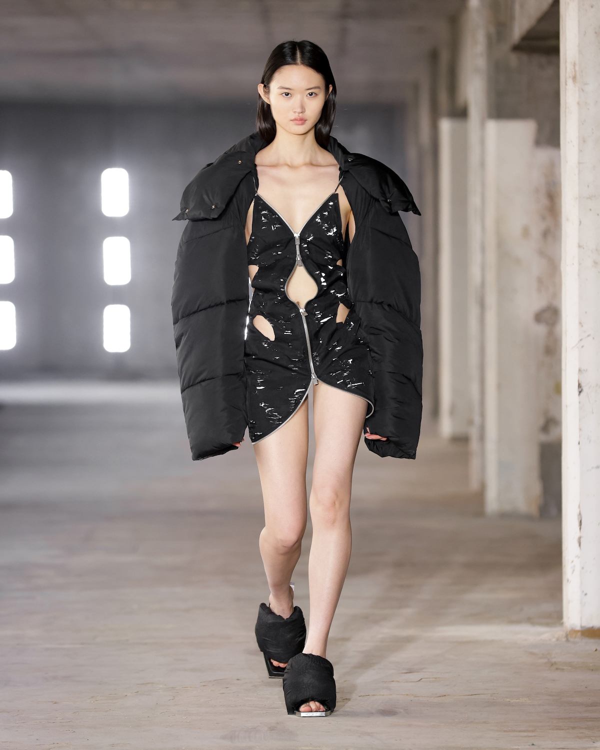 Heliot_Emil_fw23_runway_35