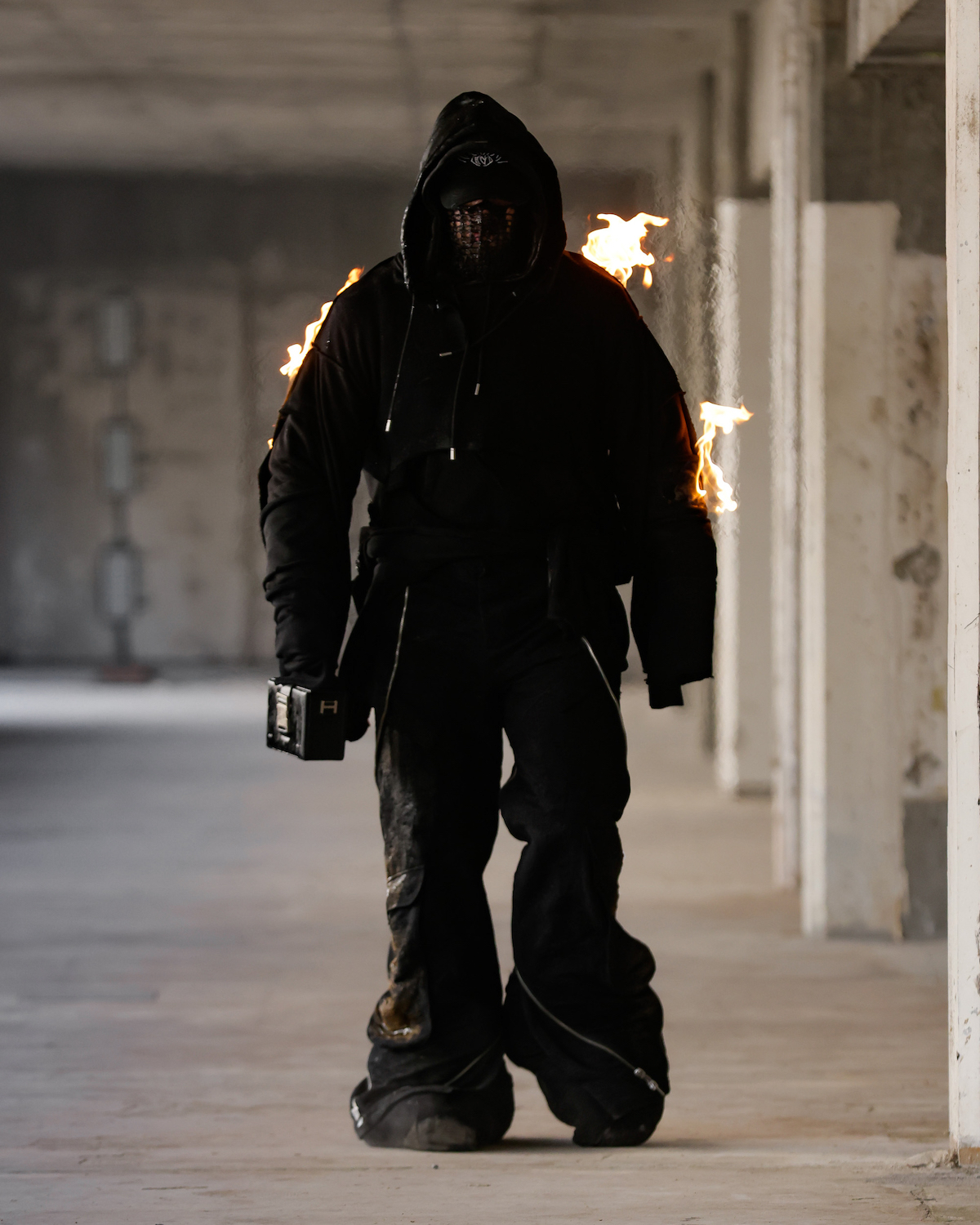 Heliot Emil Flaming Look