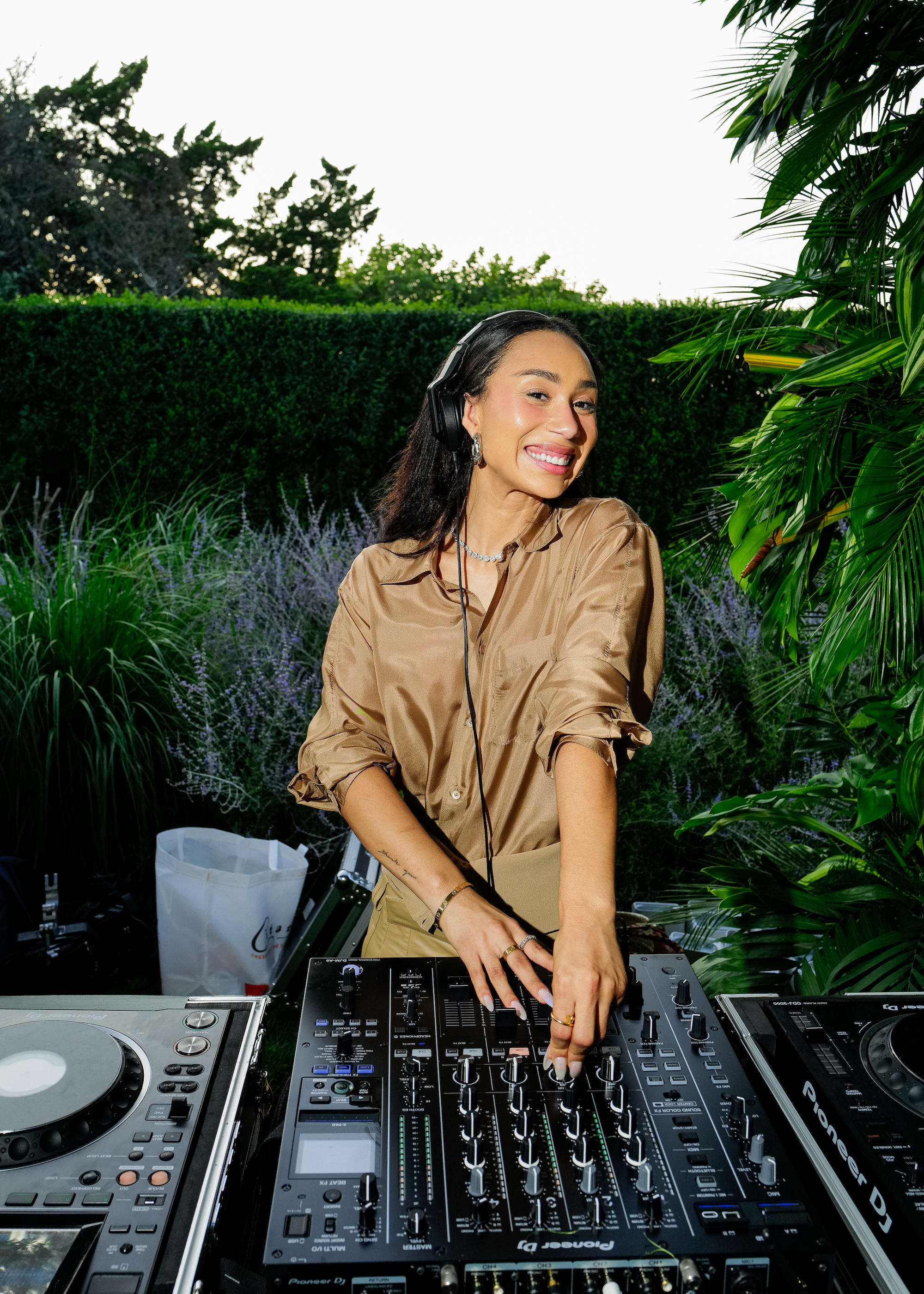 DJ-Spinning-1600x2240
