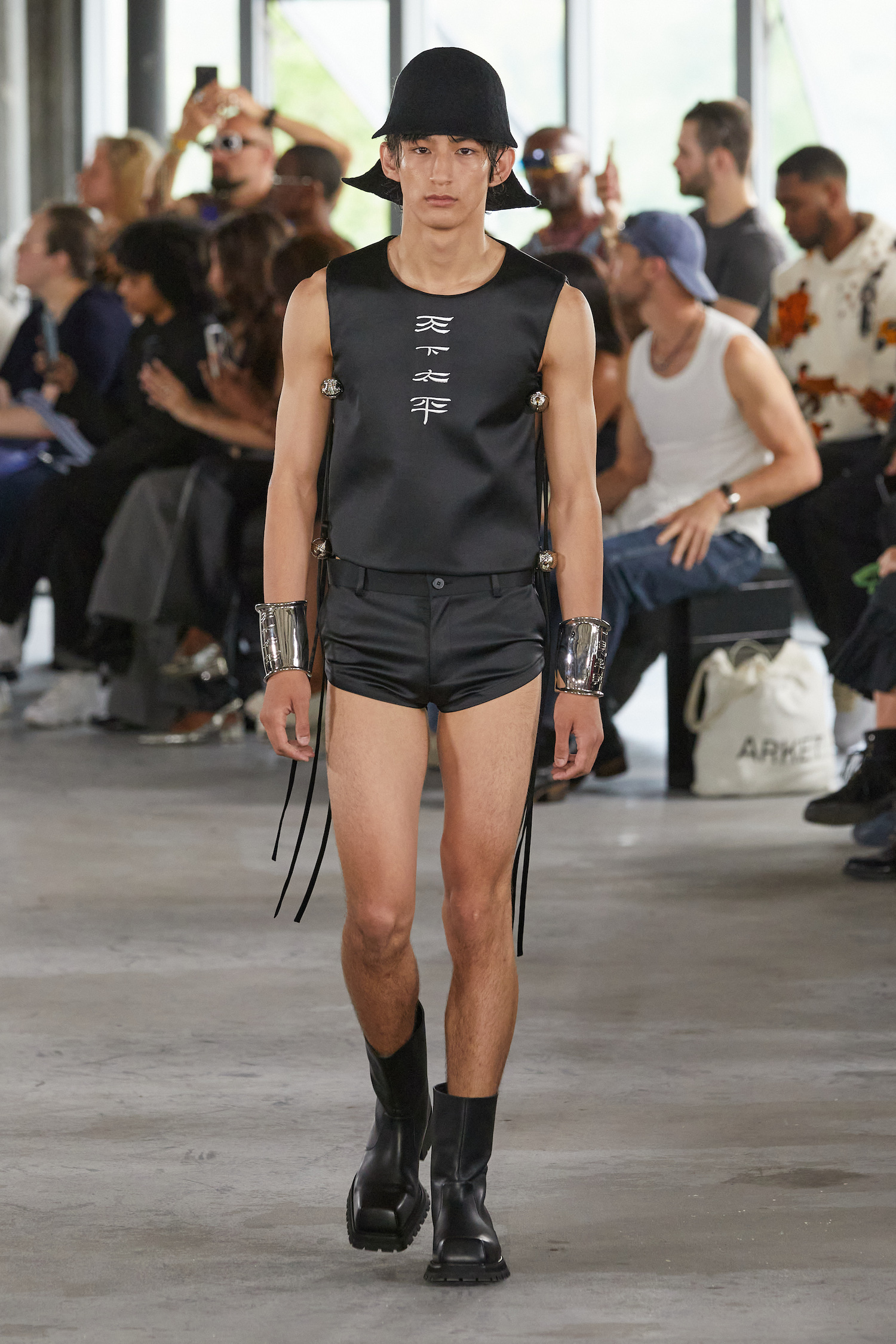 SEAN SUEN SS24, Look 5