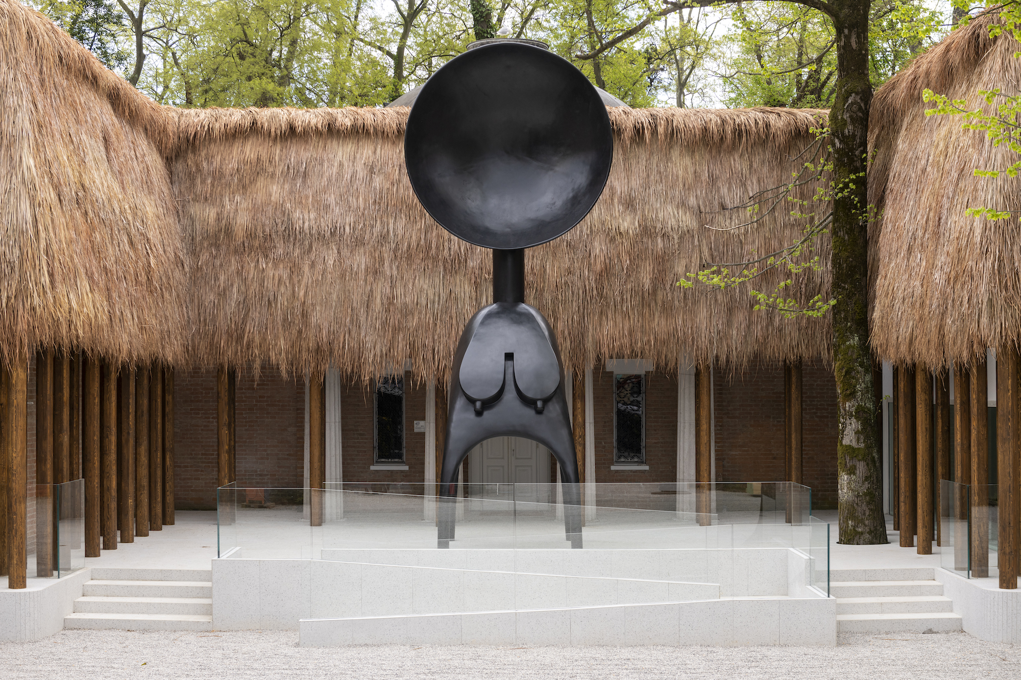 Simone Leigh, Satellite, 2022© Simone Leigh, courtesy the artist and Matthew
Marks Gallery. Photo by Timothy Schenck.