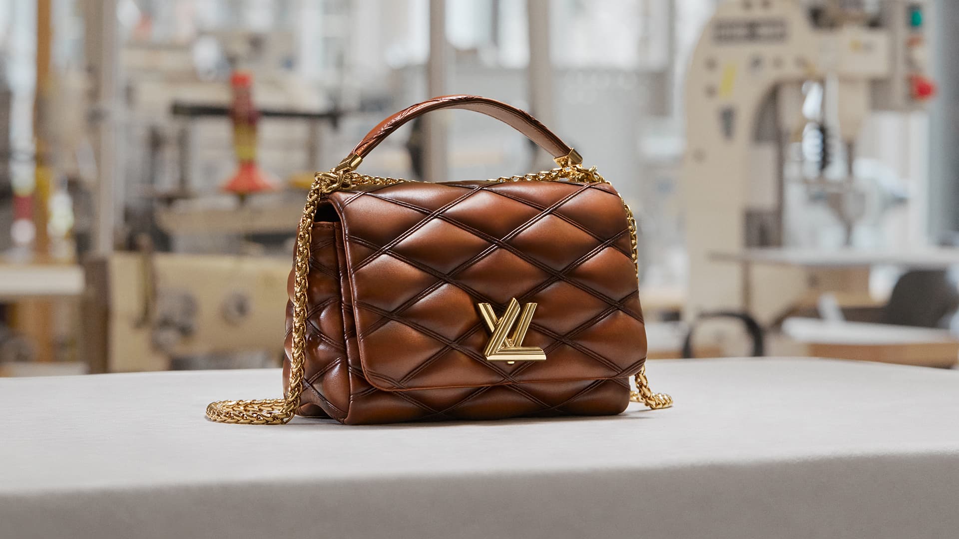 1/14 197394 LOUIS VUITTON モノグラム ジベシエール 斜め掛け 大きめ