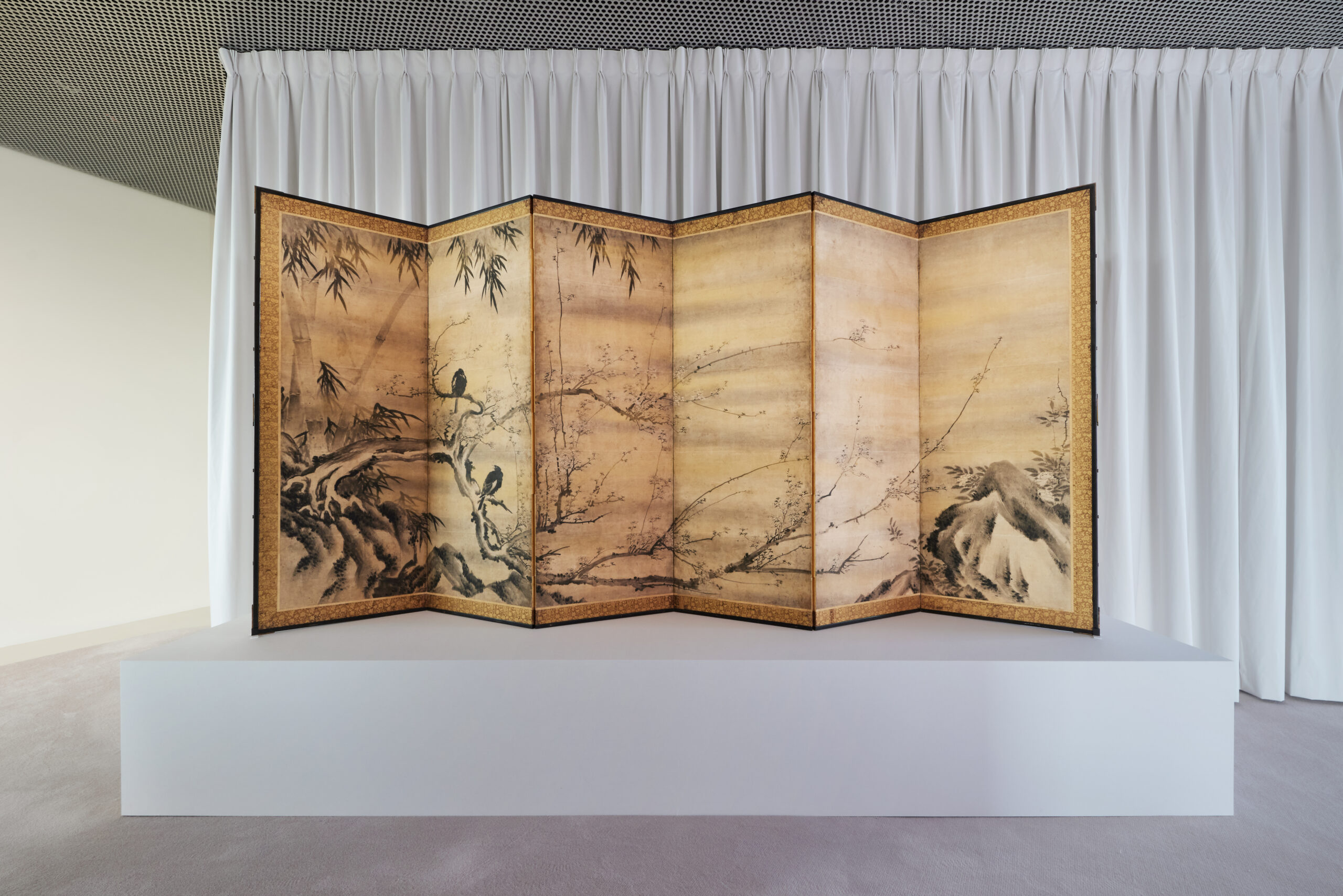 Exhibition view of “Paraventi: Keiichi Tanaami - パラヴェンティ : 田名網 敬一”
Prada Aoyama Tokyo
3 November 2023 – 29 January 2024 Photo: Tomoyuki Kusunose
Courtesy Prada
Terutada Shikibu
Plum, Bamboo and Mynah Birds
Late Muromachi period (16th century) Courtesy of London Gallery, Tokyo