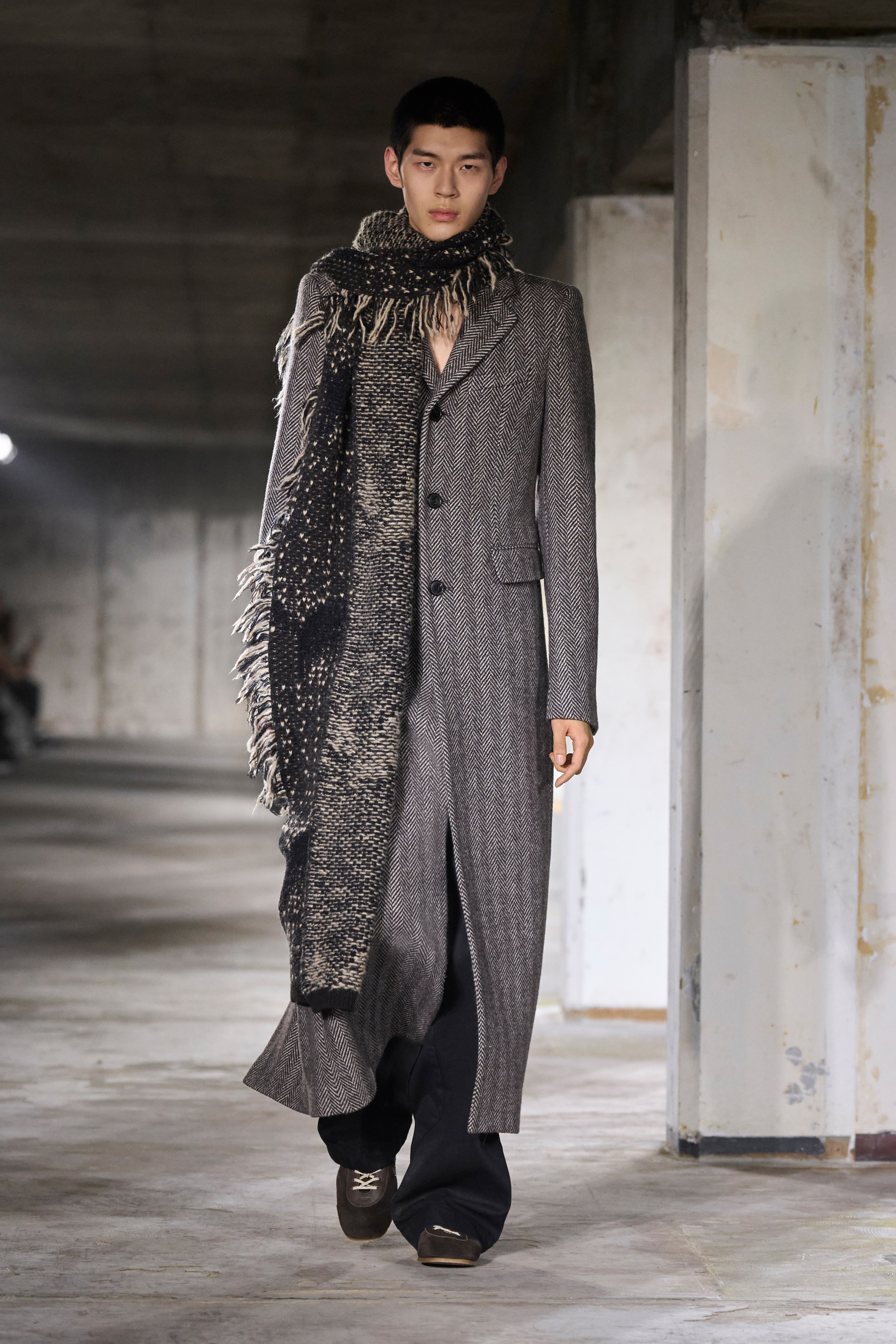DRIES_VAN_NOTEN_FW24_2732X4098_LOOKS_029-1600x2400