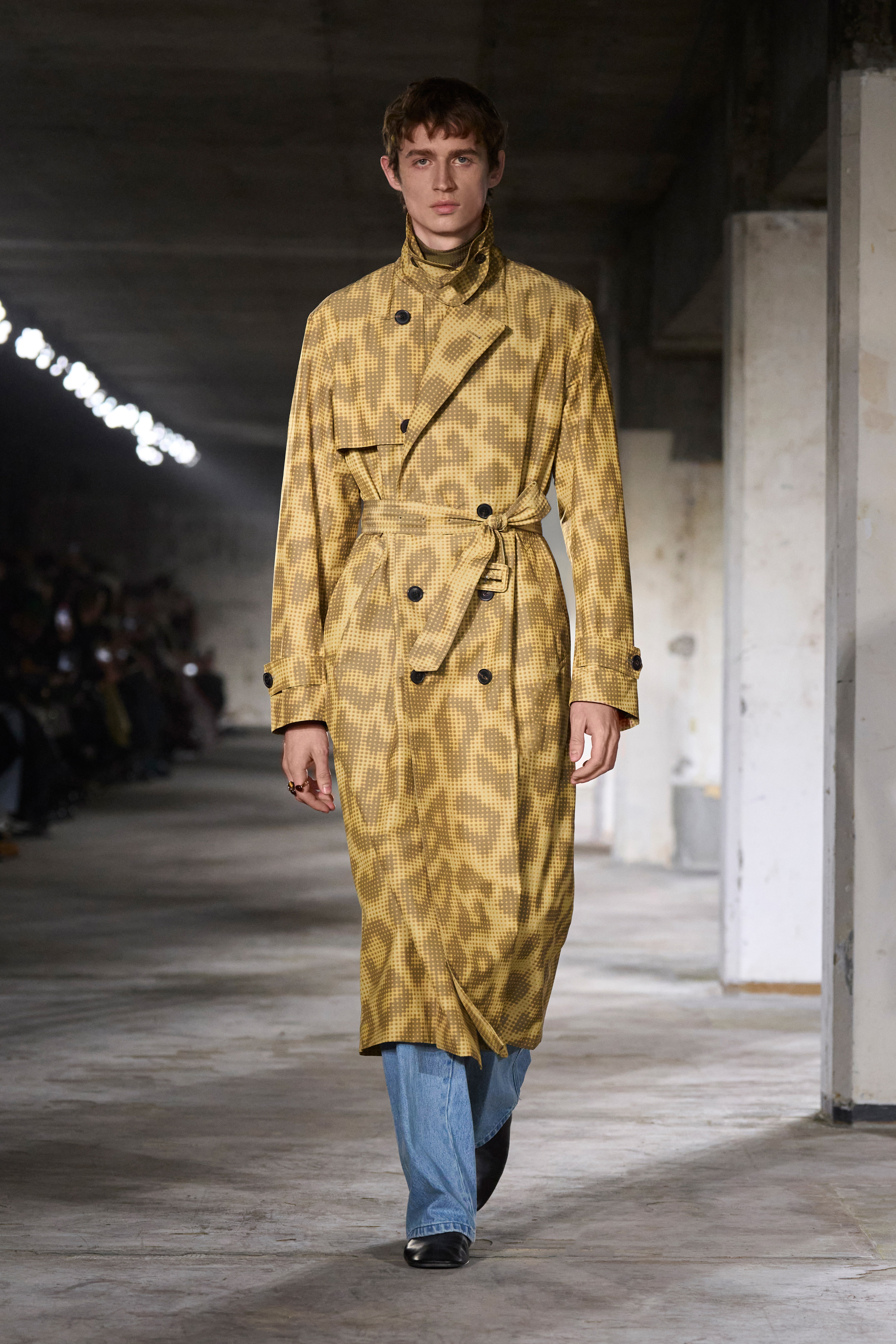 DRIES_VAN_NOTEN_FW24_2732X4098_LOOKS_042-1600x2400
