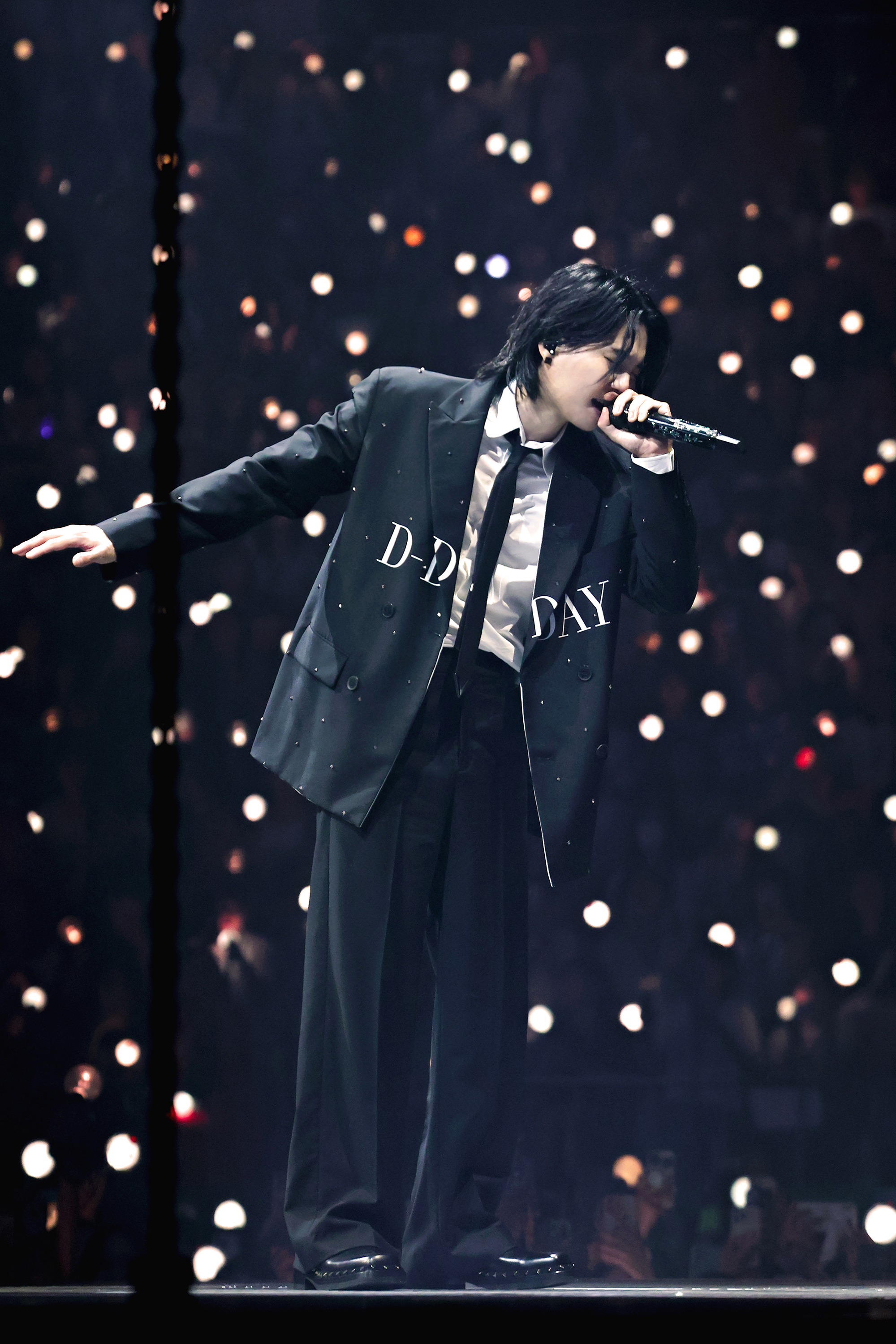 KR_SUGA-OF-BTS_D-DAY-TOUR-IN-SEOUL-1-1600x2400
