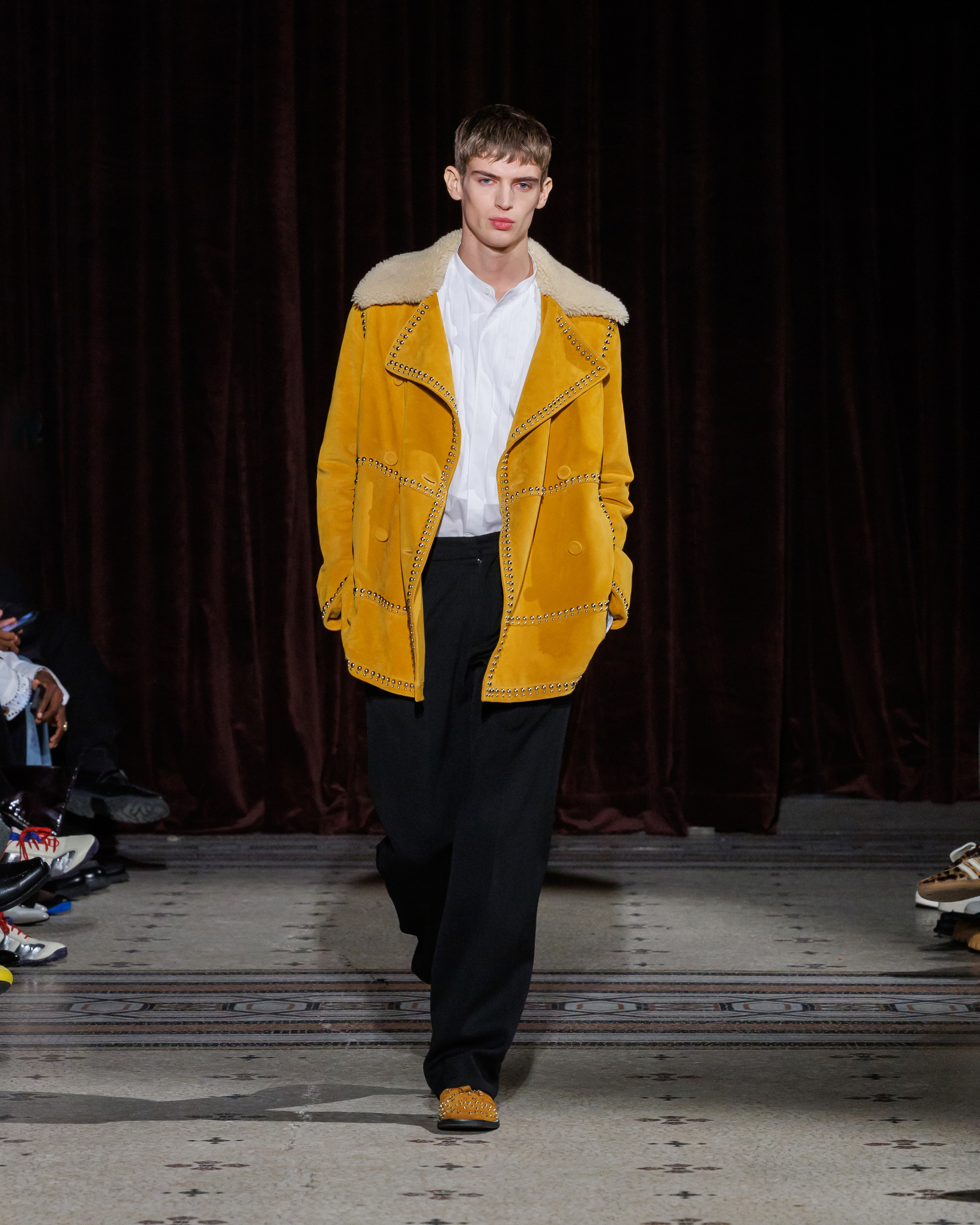 Wales_Bonner_fw24_runway_High_look26-1600x2000