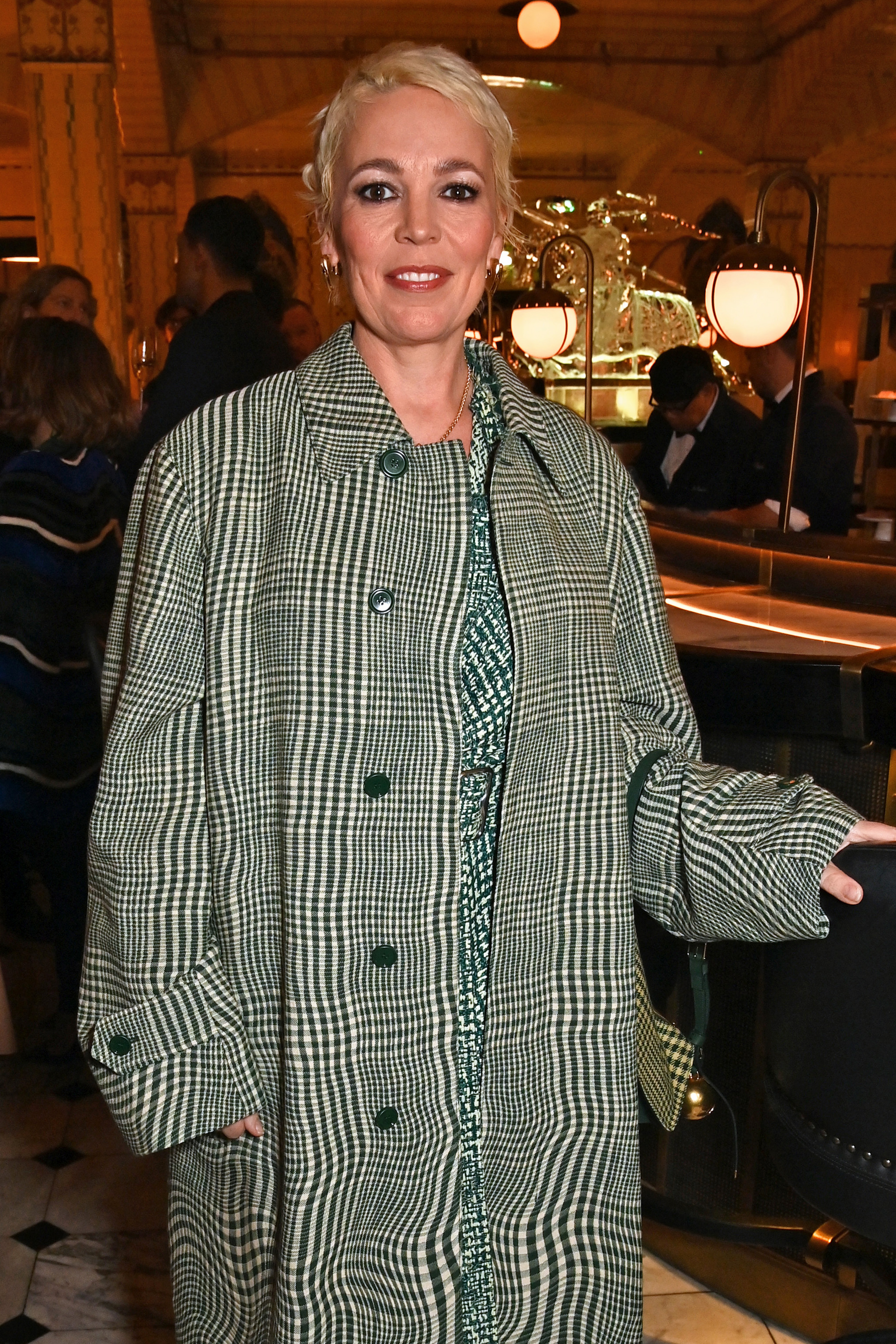 Olivia-Colman_2-1600x2400